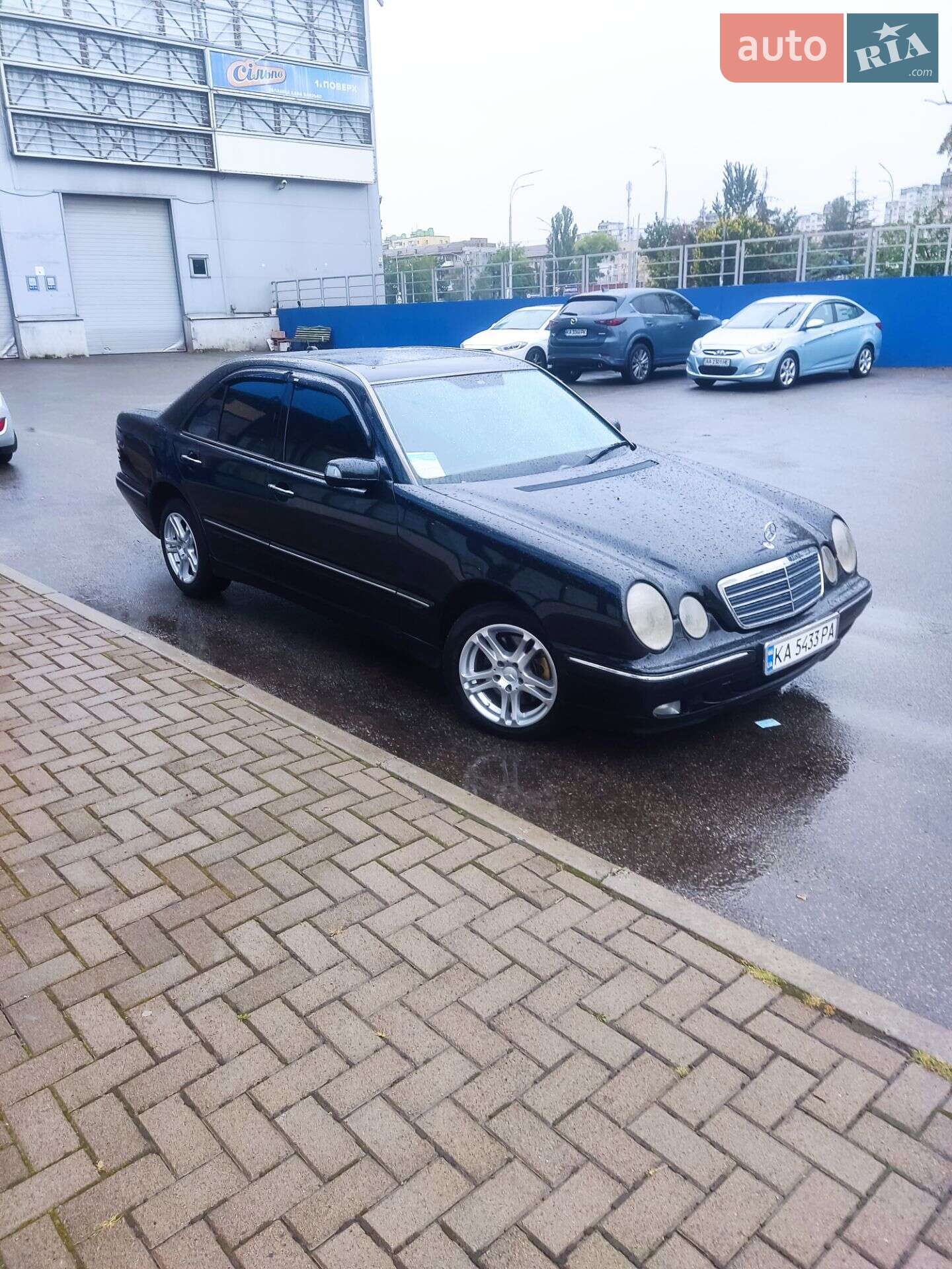 MERCEDES-BENZ 210 2001