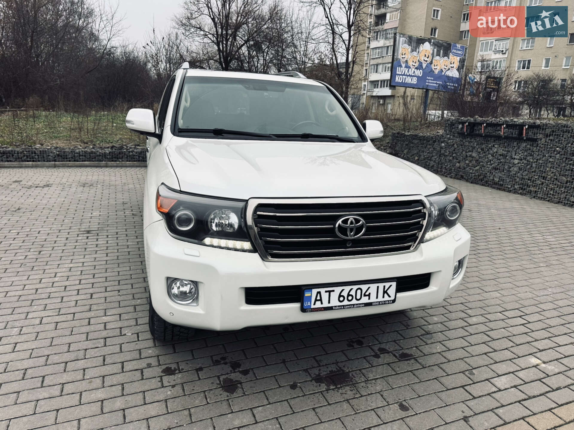TOYOTA LAND CRUISER 200 2014