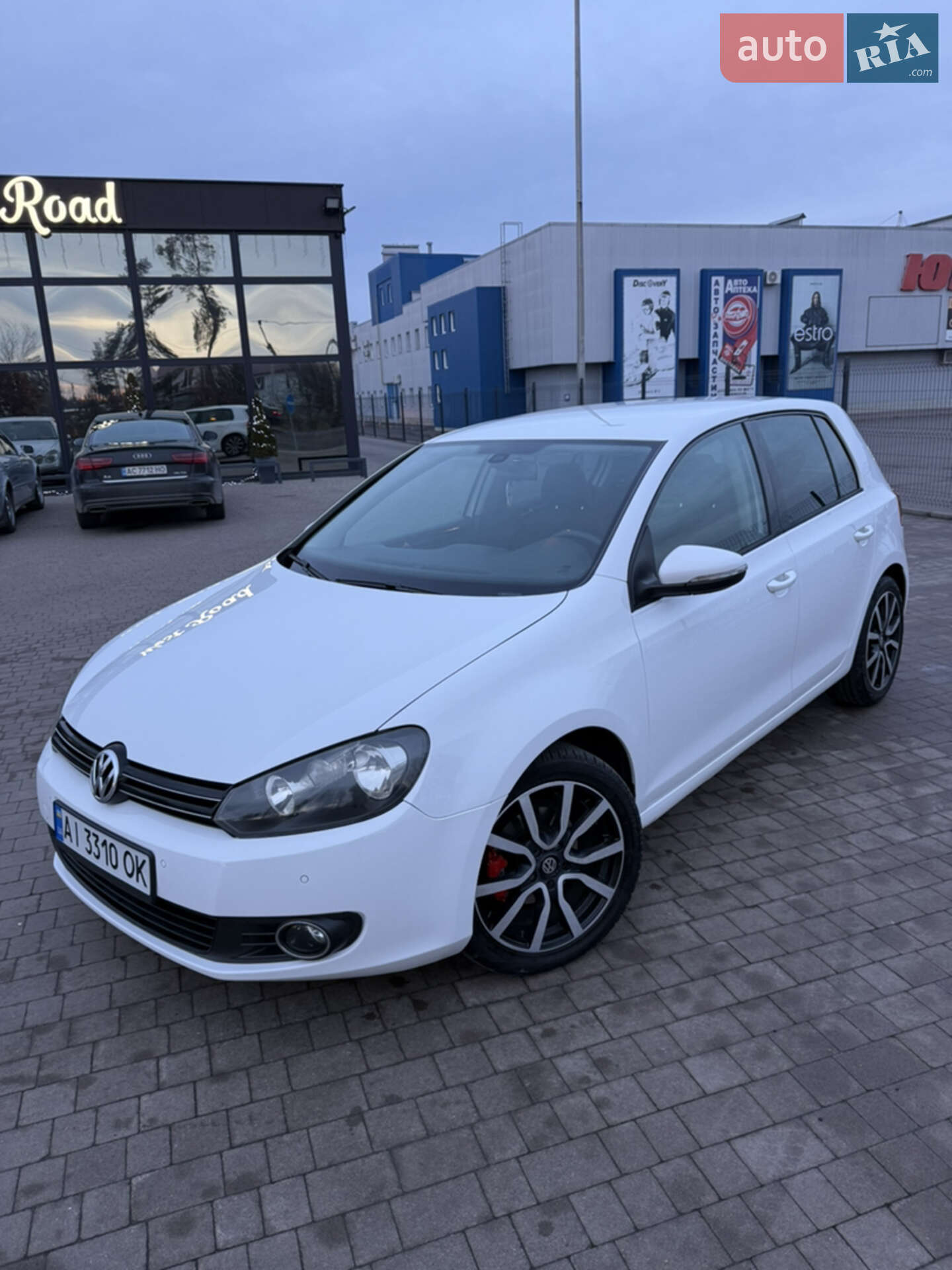 VOLKSWAGEN GOLF 2010