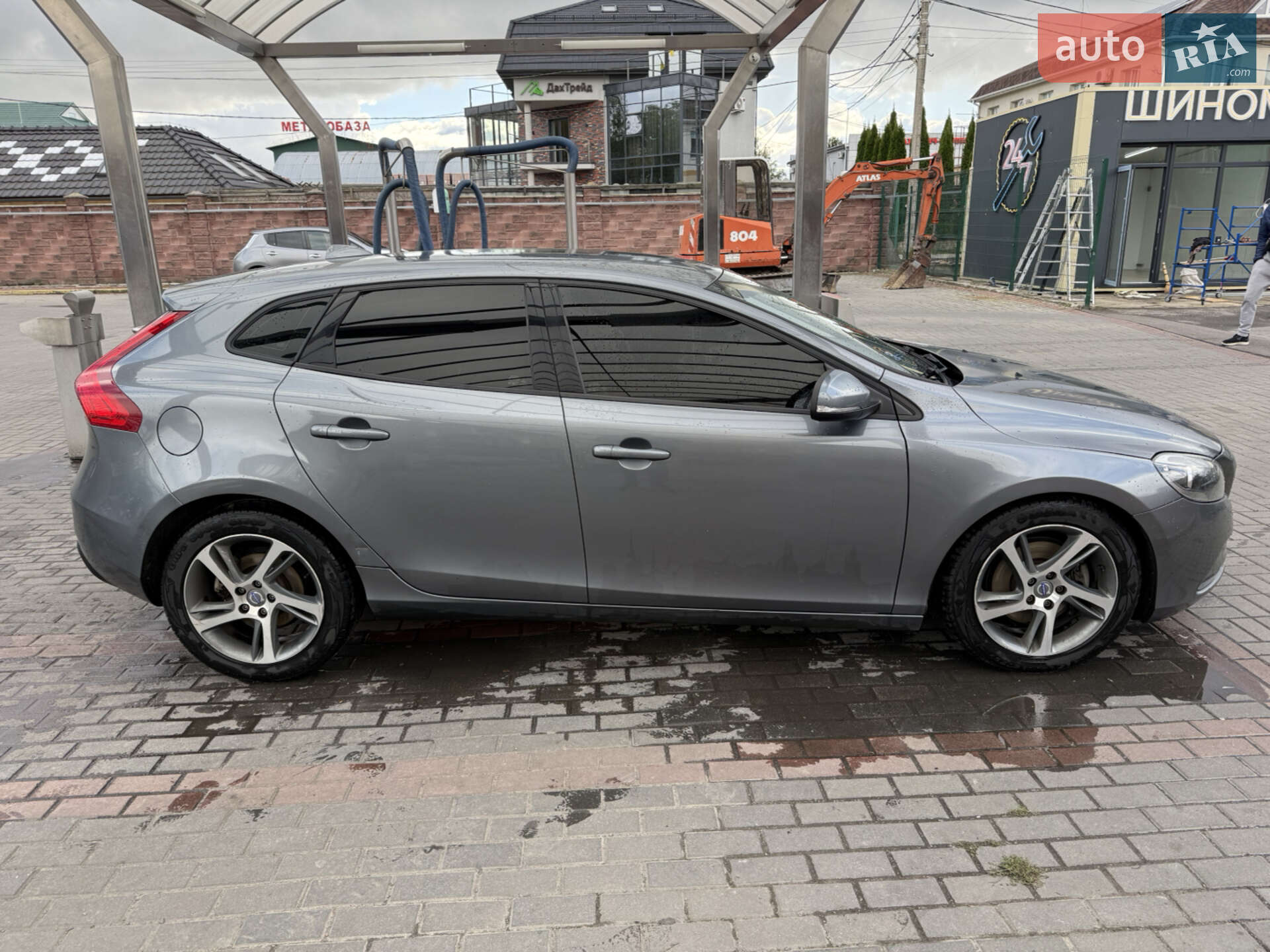 VOLVO V40 2015