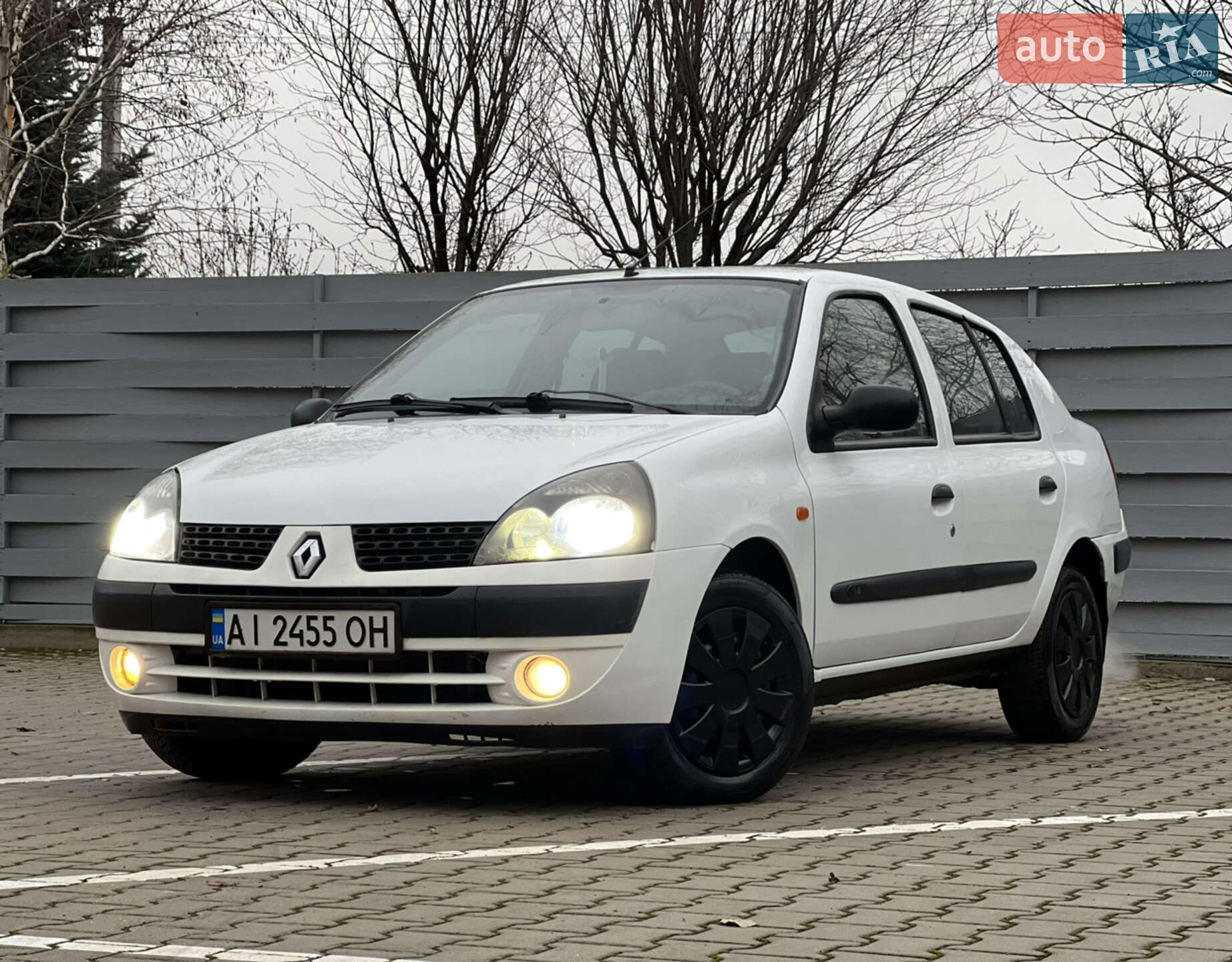 RENAULT CLIO 2003