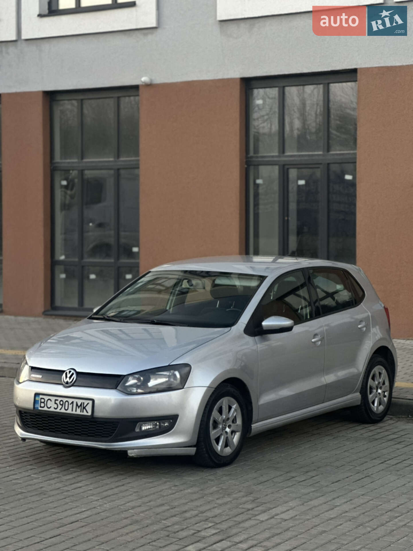 VOLKSWAGEN POLO 2012