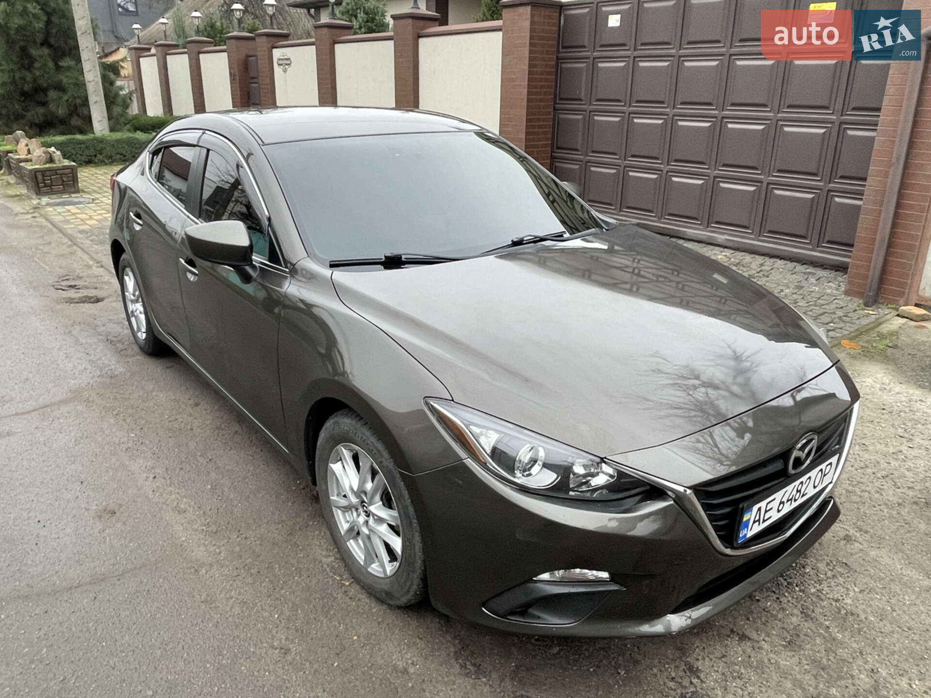 Головне фото звіту автомобіля MAZDA 3 2016