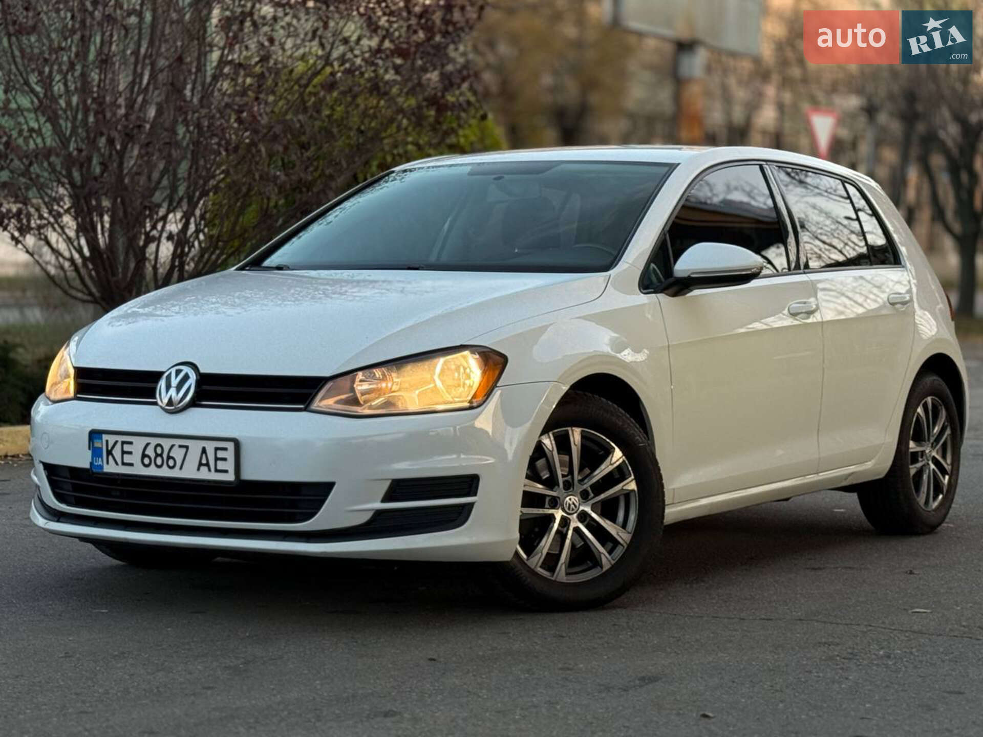 VOLKSWAGEN GOLF 2016