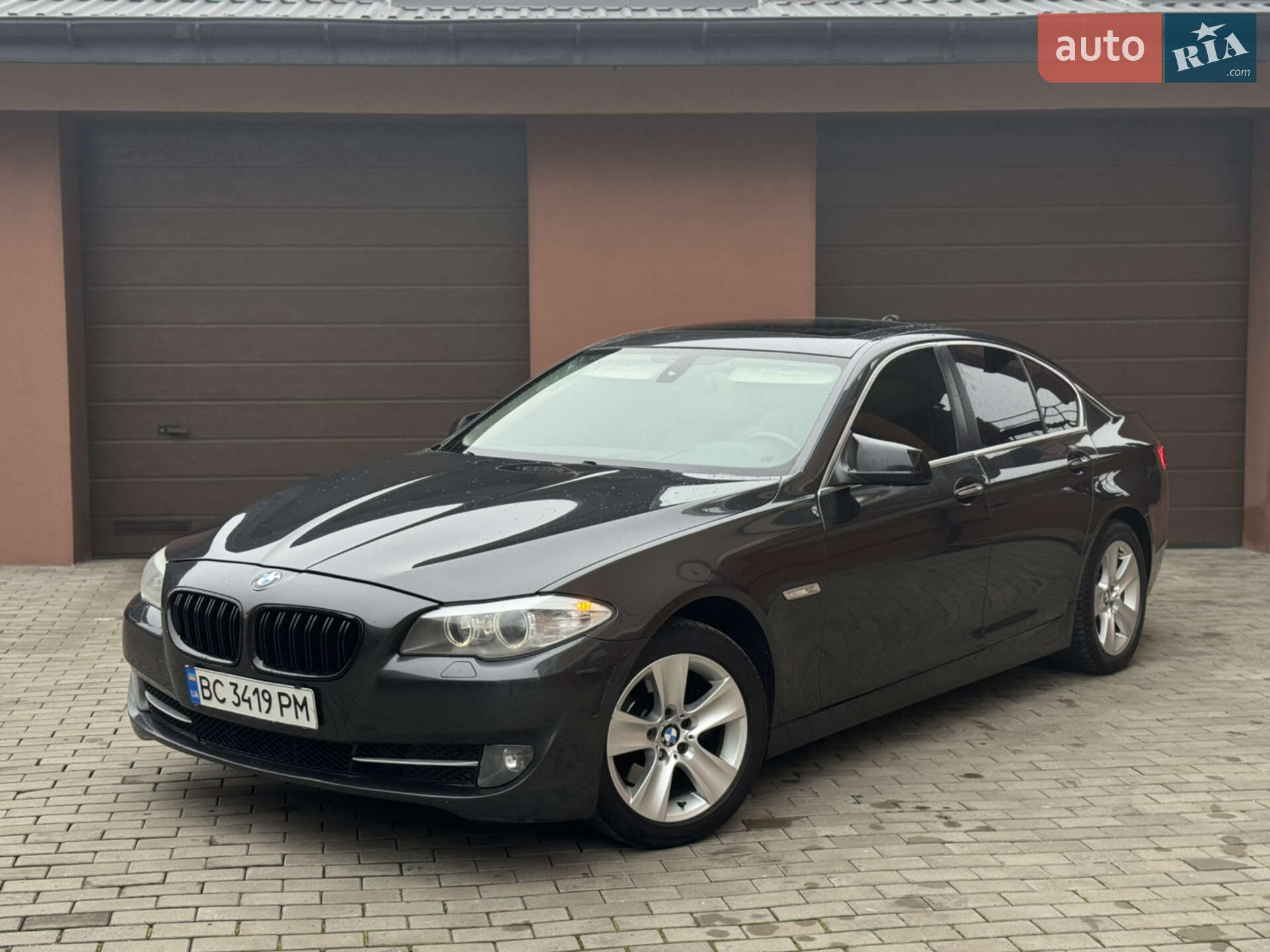 BMW 528I 2010
