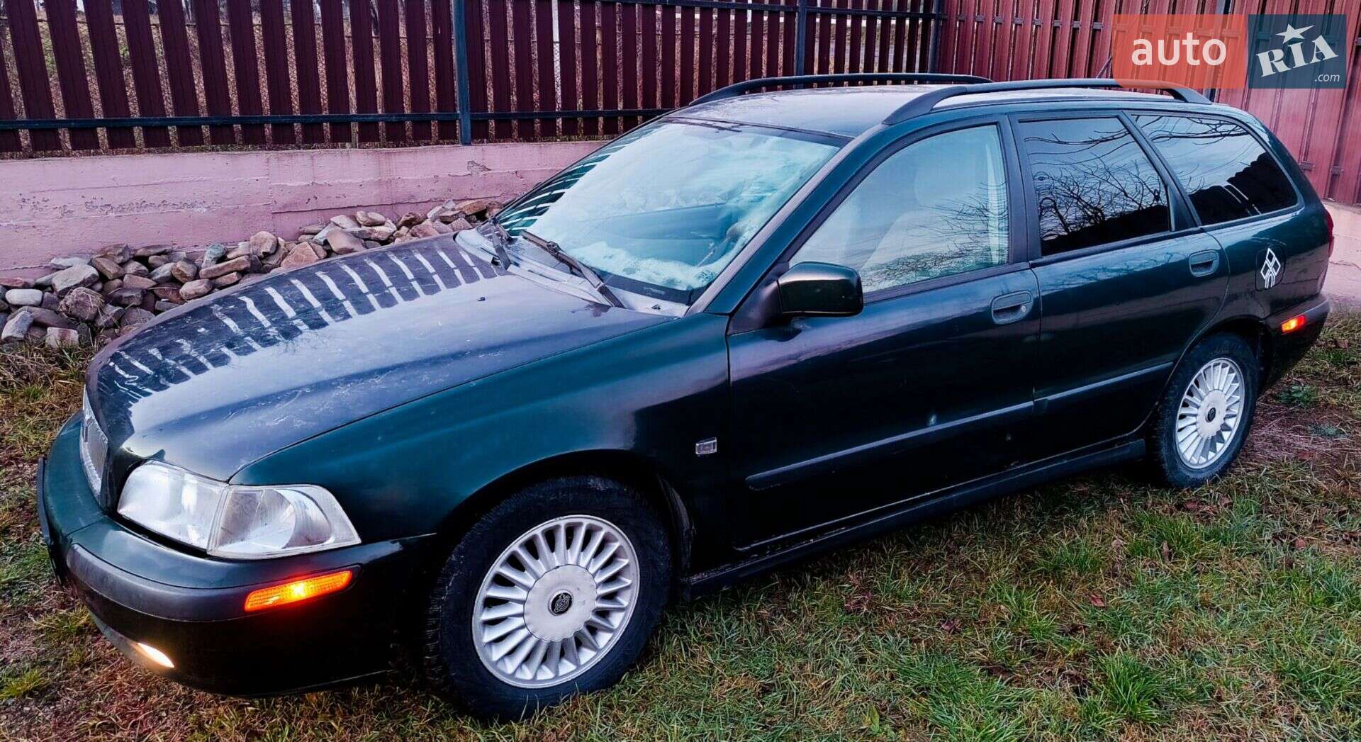 VOLVO V40 2000