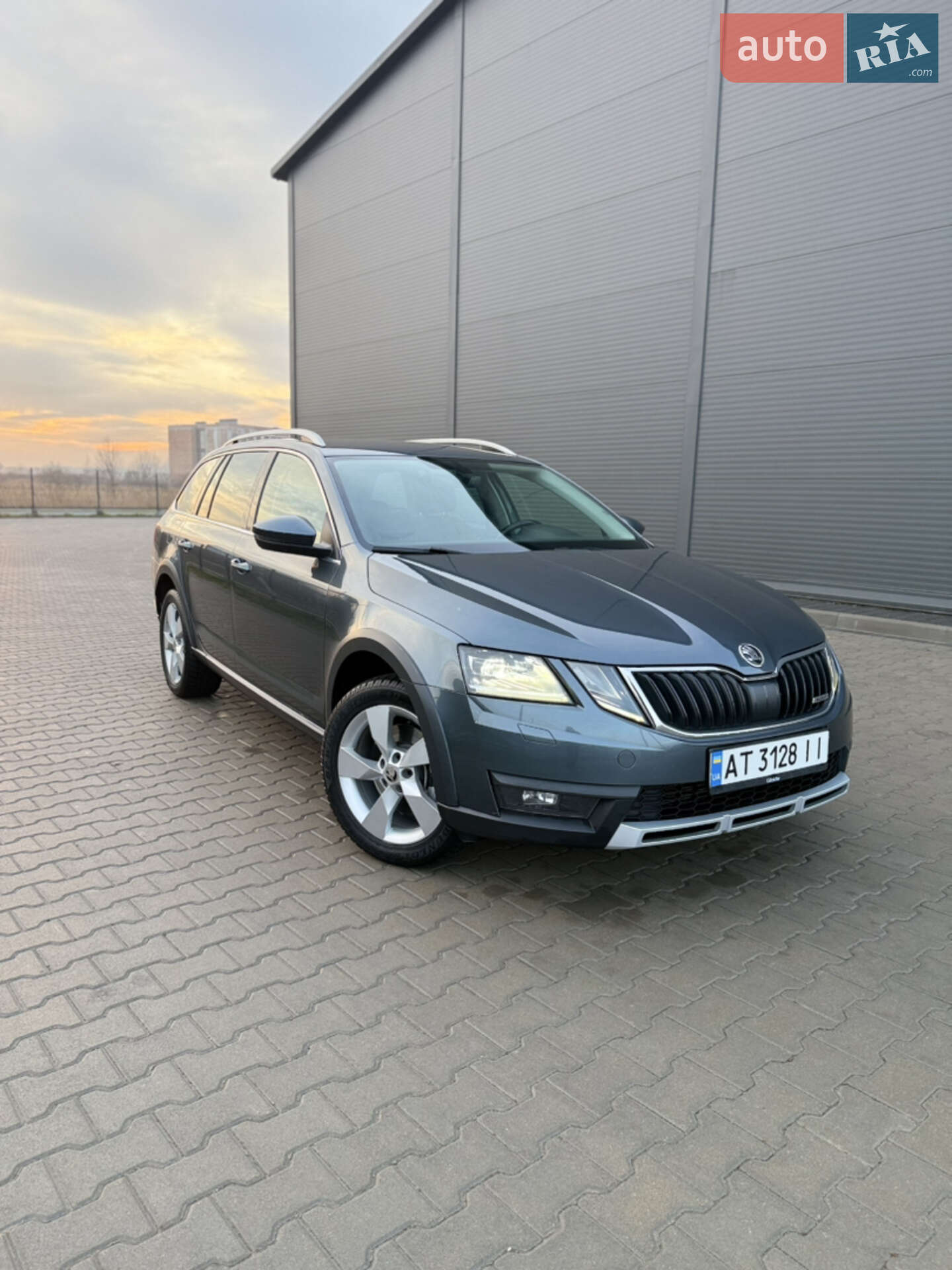 Головне фото звіту автомобіля SKODA OCTAVIA 2018