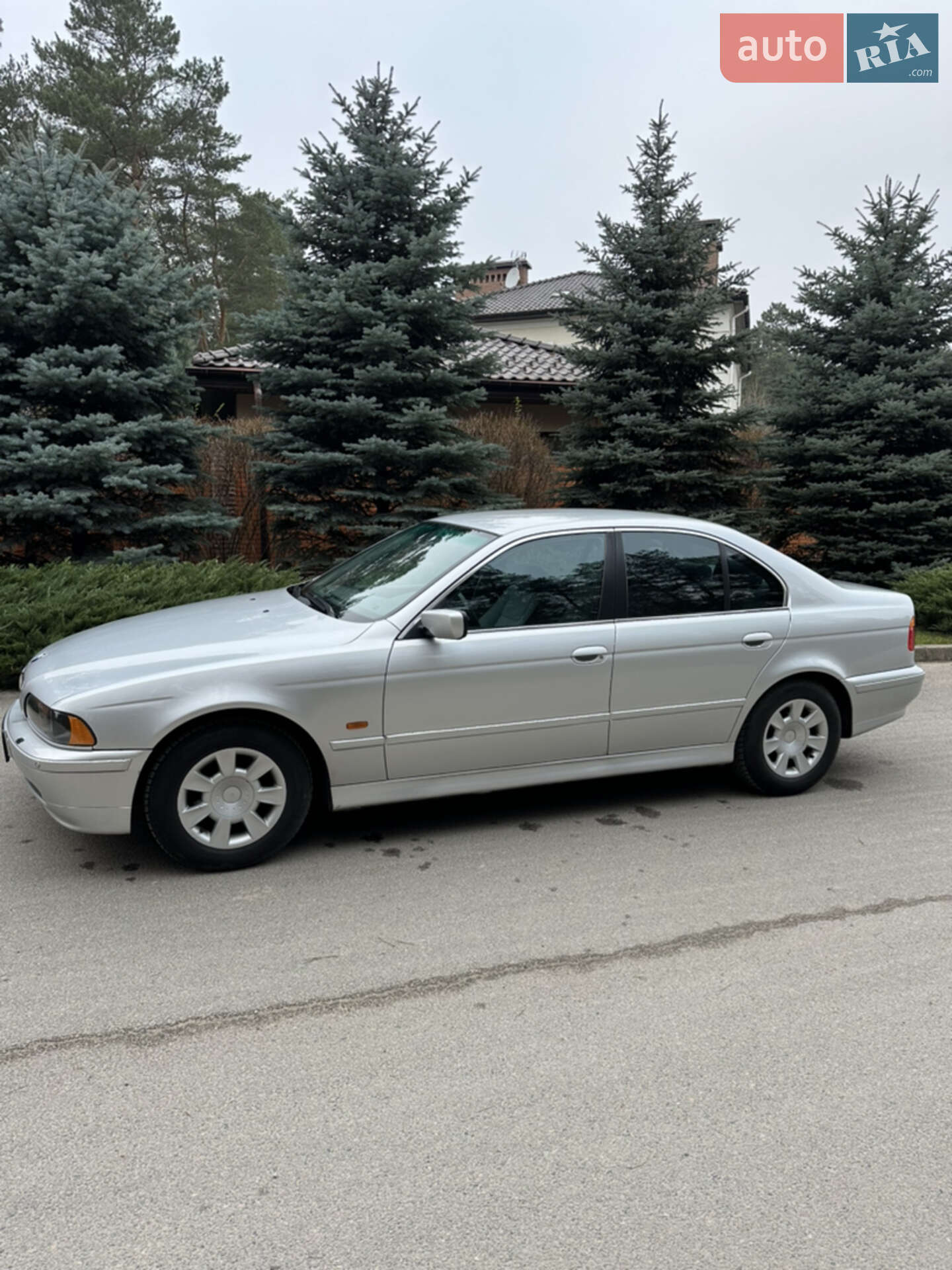 Головне фото звіту автомобіля BMW 520I 2001