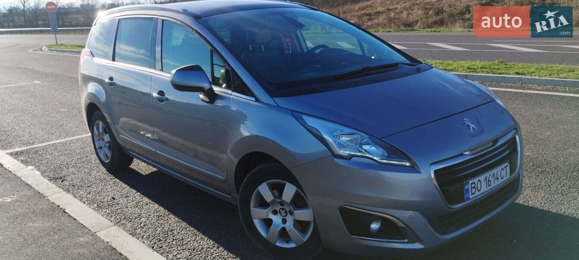 PEUGEOT 5008 2015