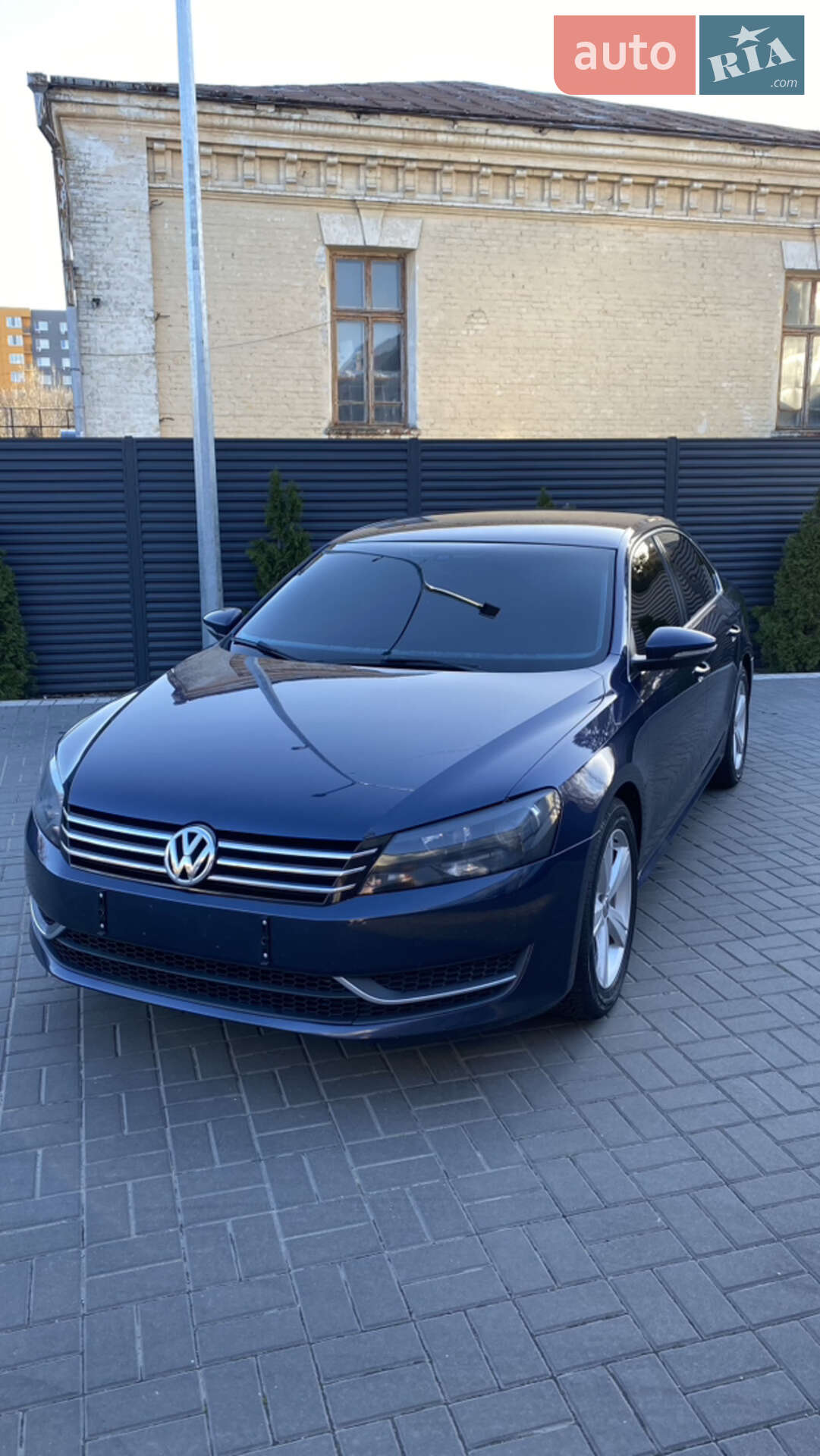VOLKSWAGEN PASSAT 2012