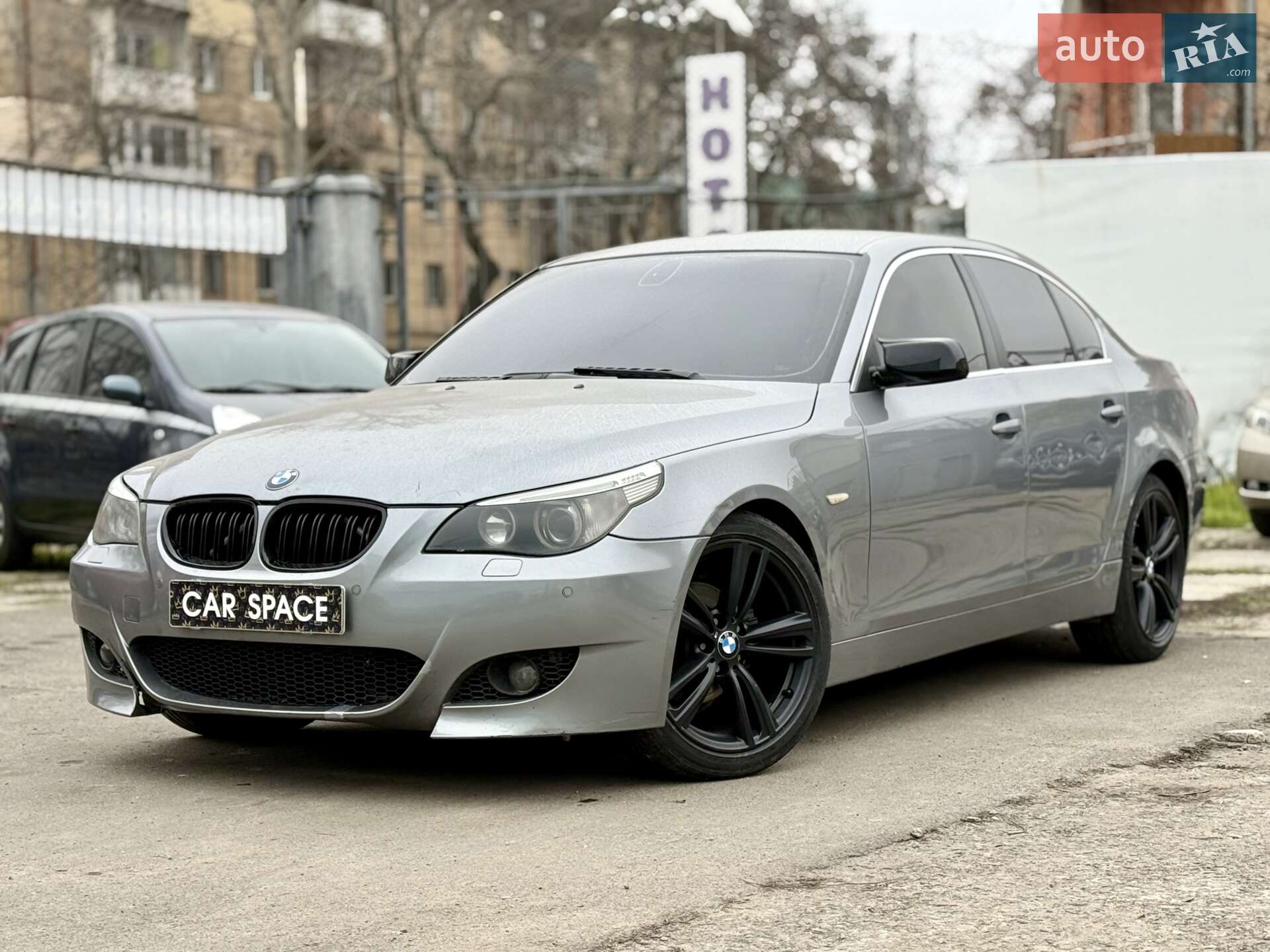 Головне фото звіту автомобіля BMW 523I 2005