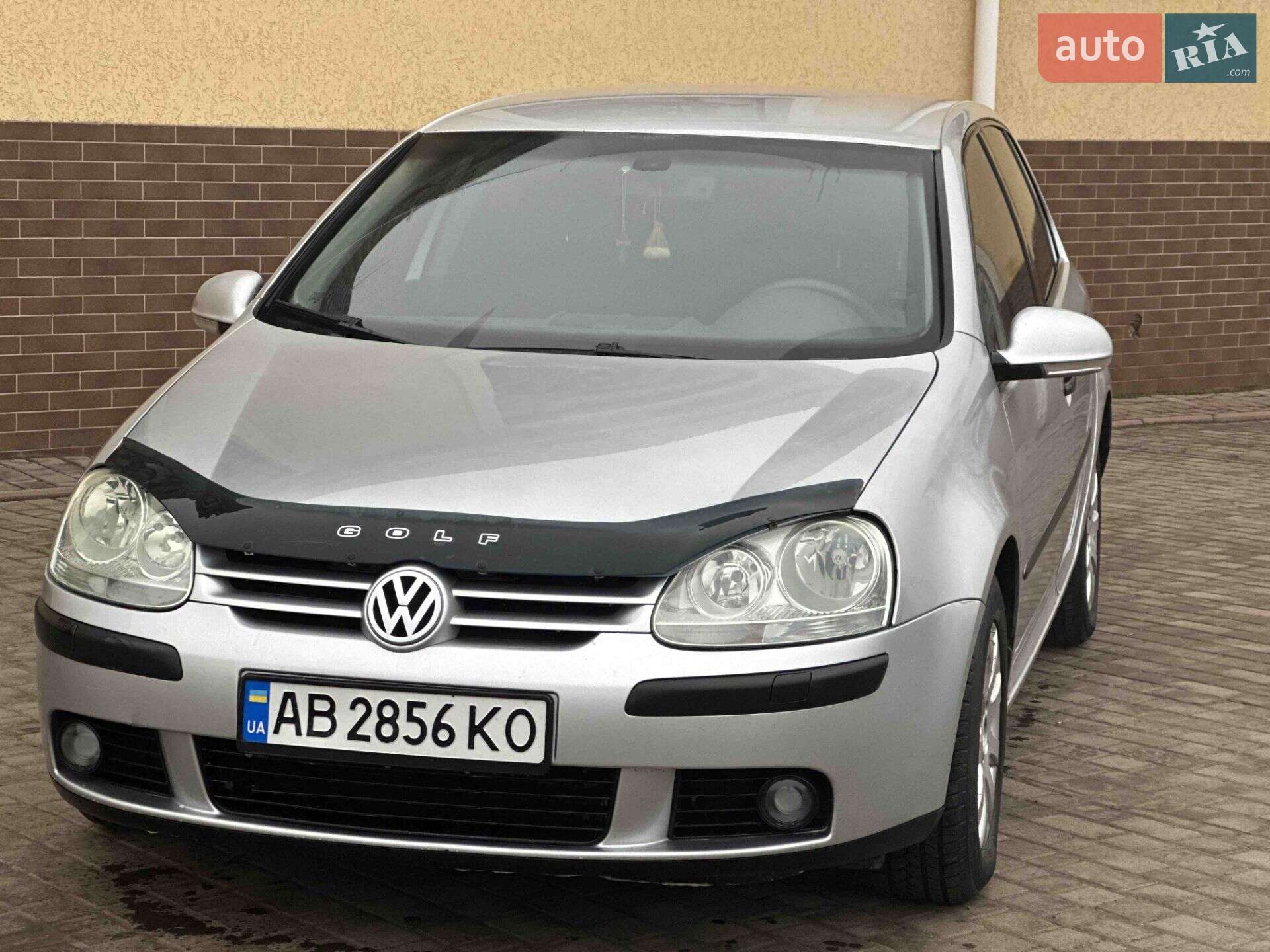 VOLKSWAGEN GOLF 2004