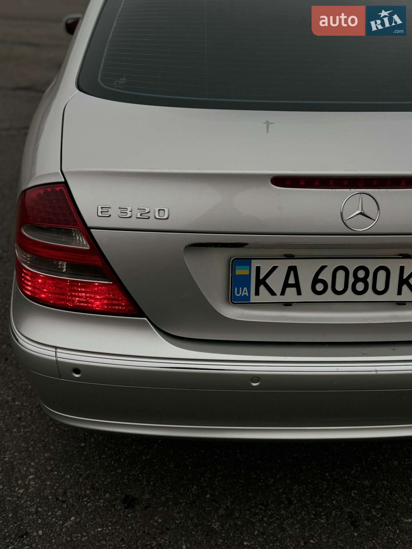 MERCEDES-BENZ E 320