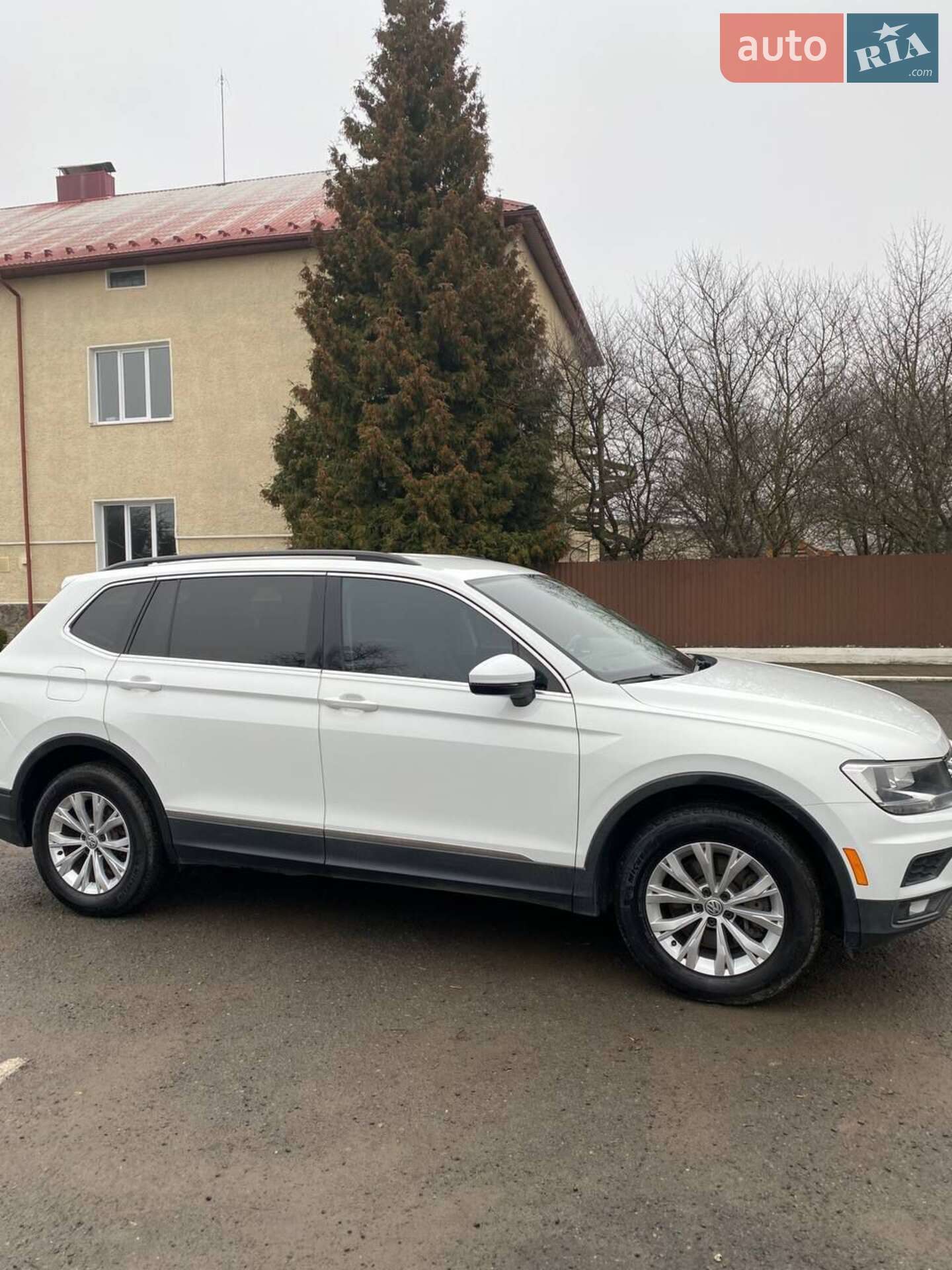 VOLKSWAGEN TIGUAN 2017