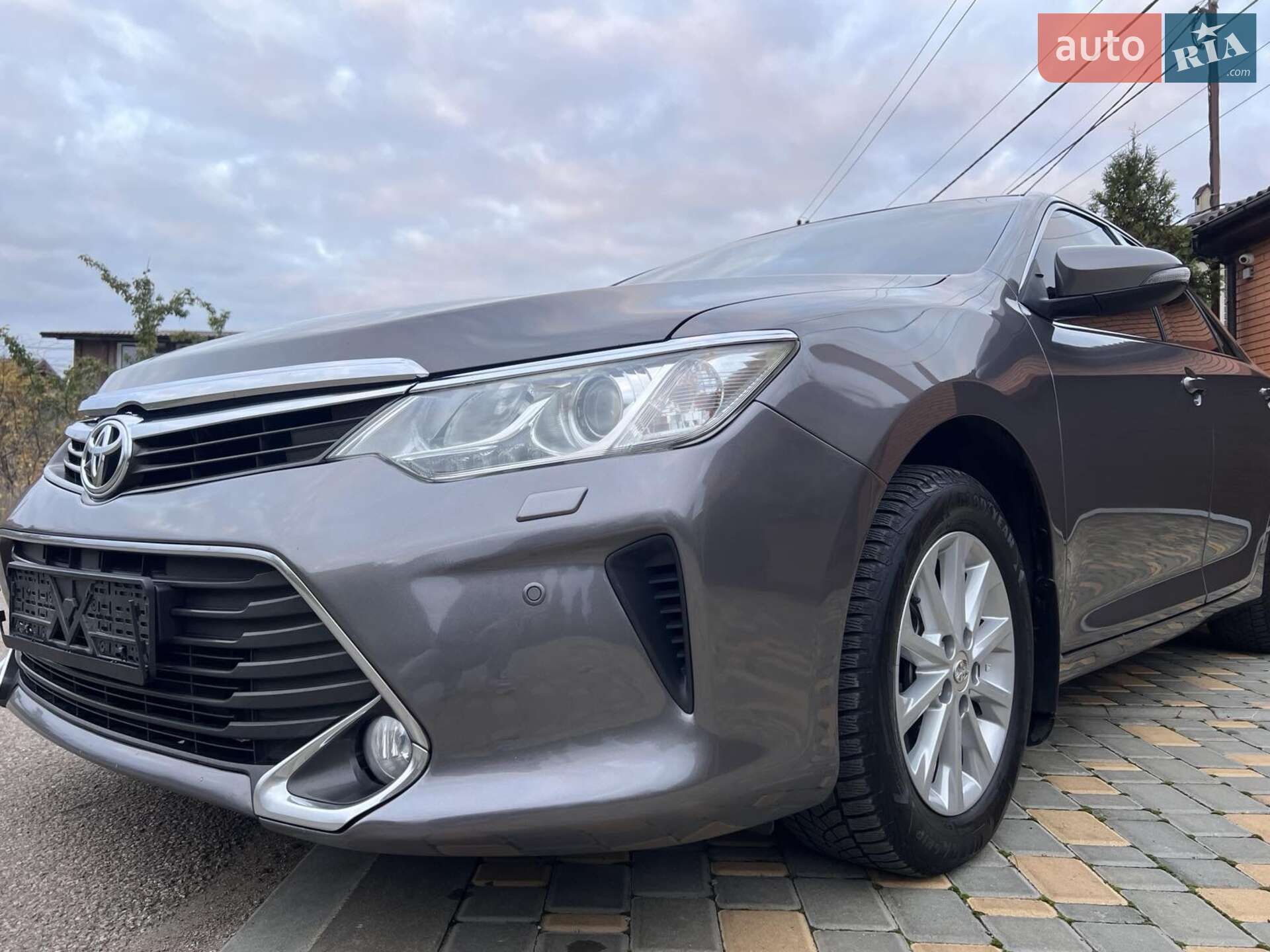 TOYOTA CAMRY
