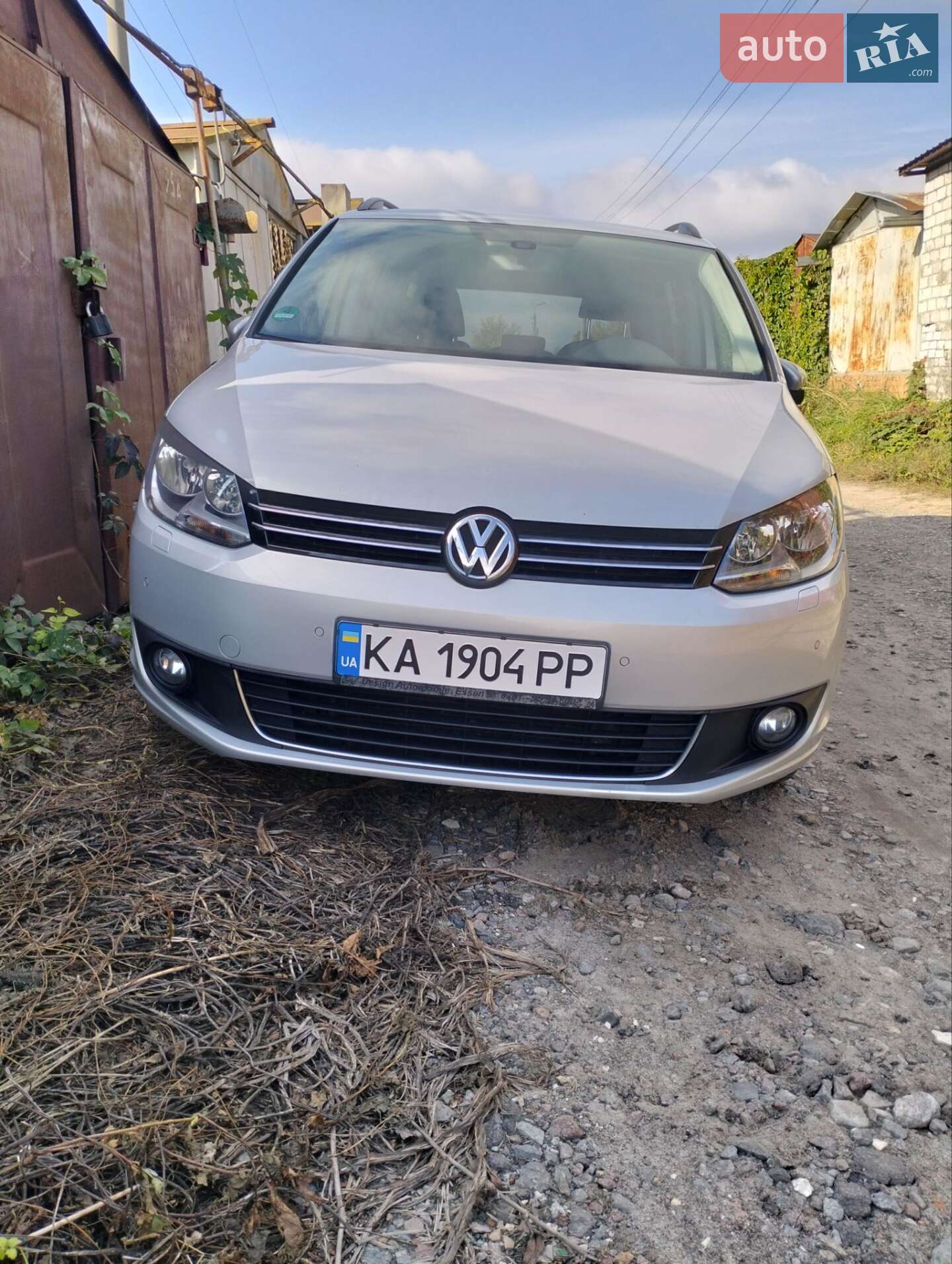 VOLKSWAGEN TOURAN 2010
