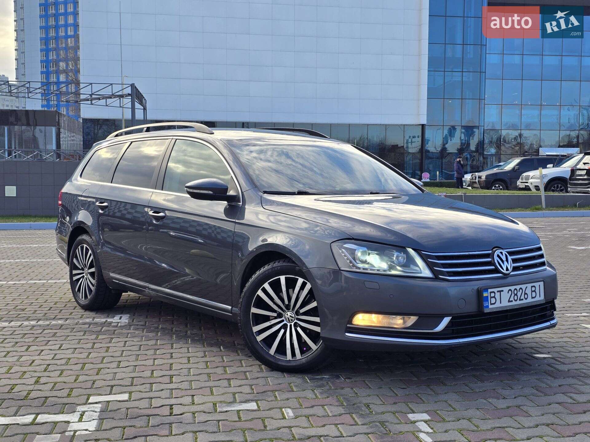 VOLKSWAGEN PASSAT 2011