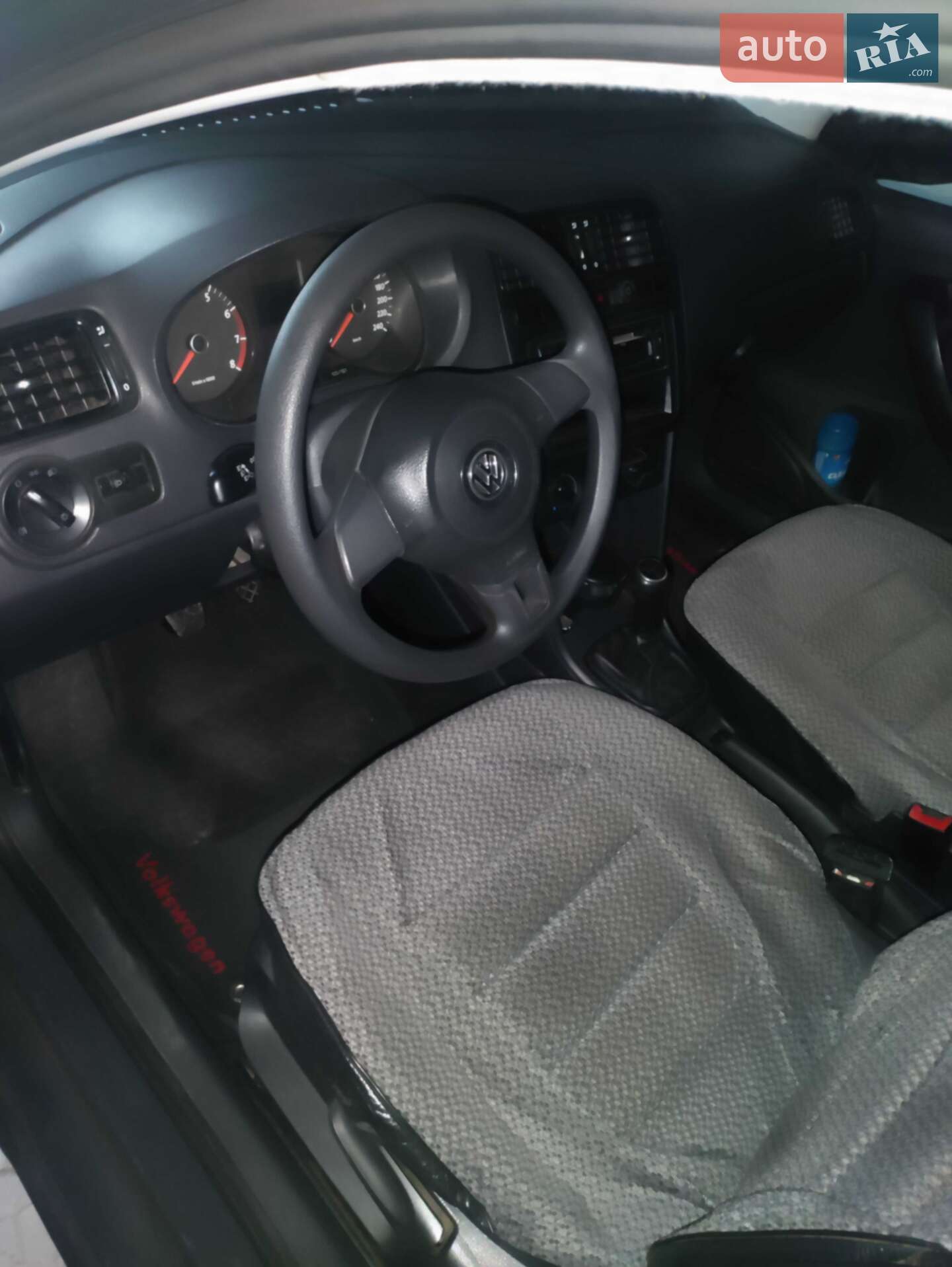 VOLKSWAGEN POLO 2012