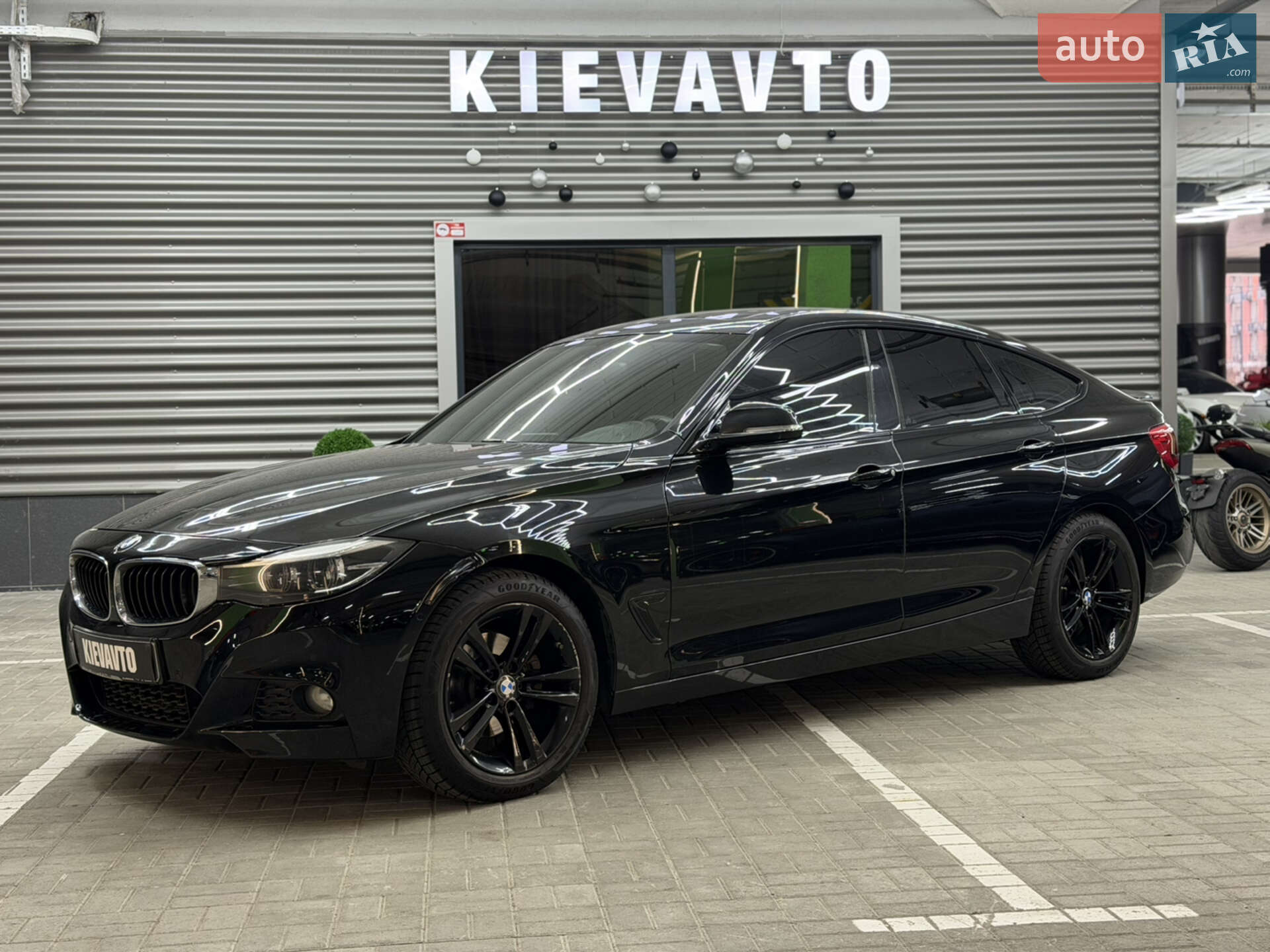 BMW 330I