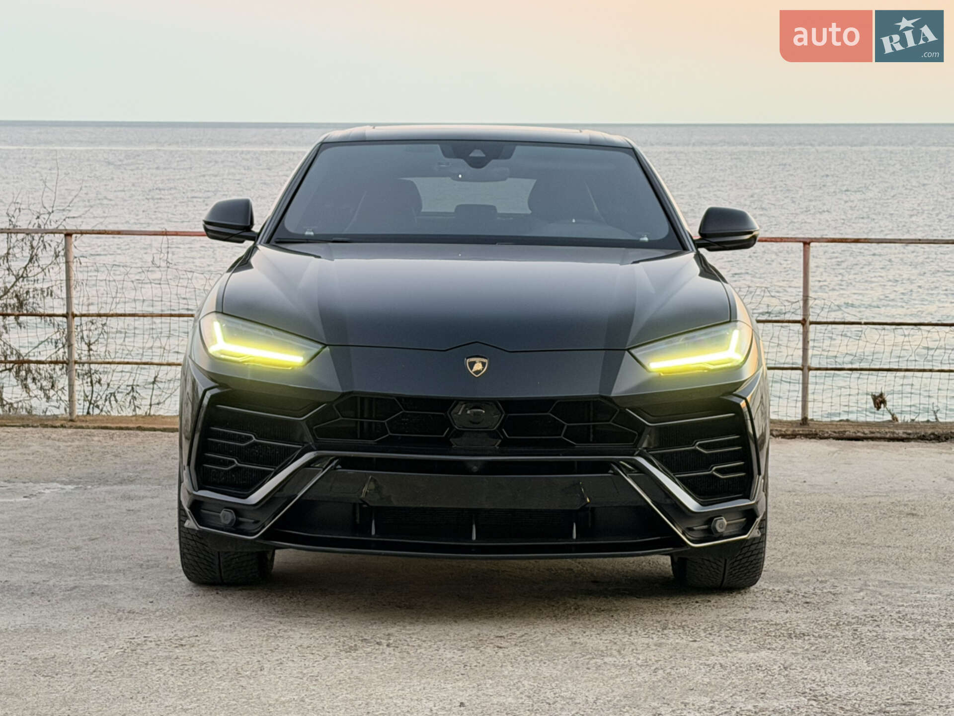 LAMBORGHINI URUS SUV 2020