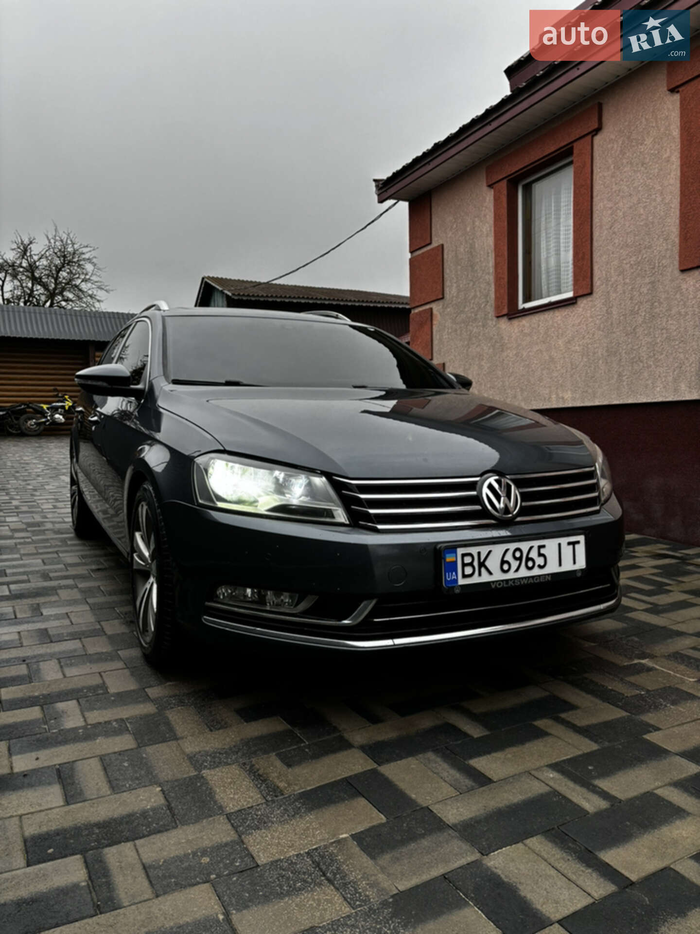 VOLKSWAGEN PASSAT 2012