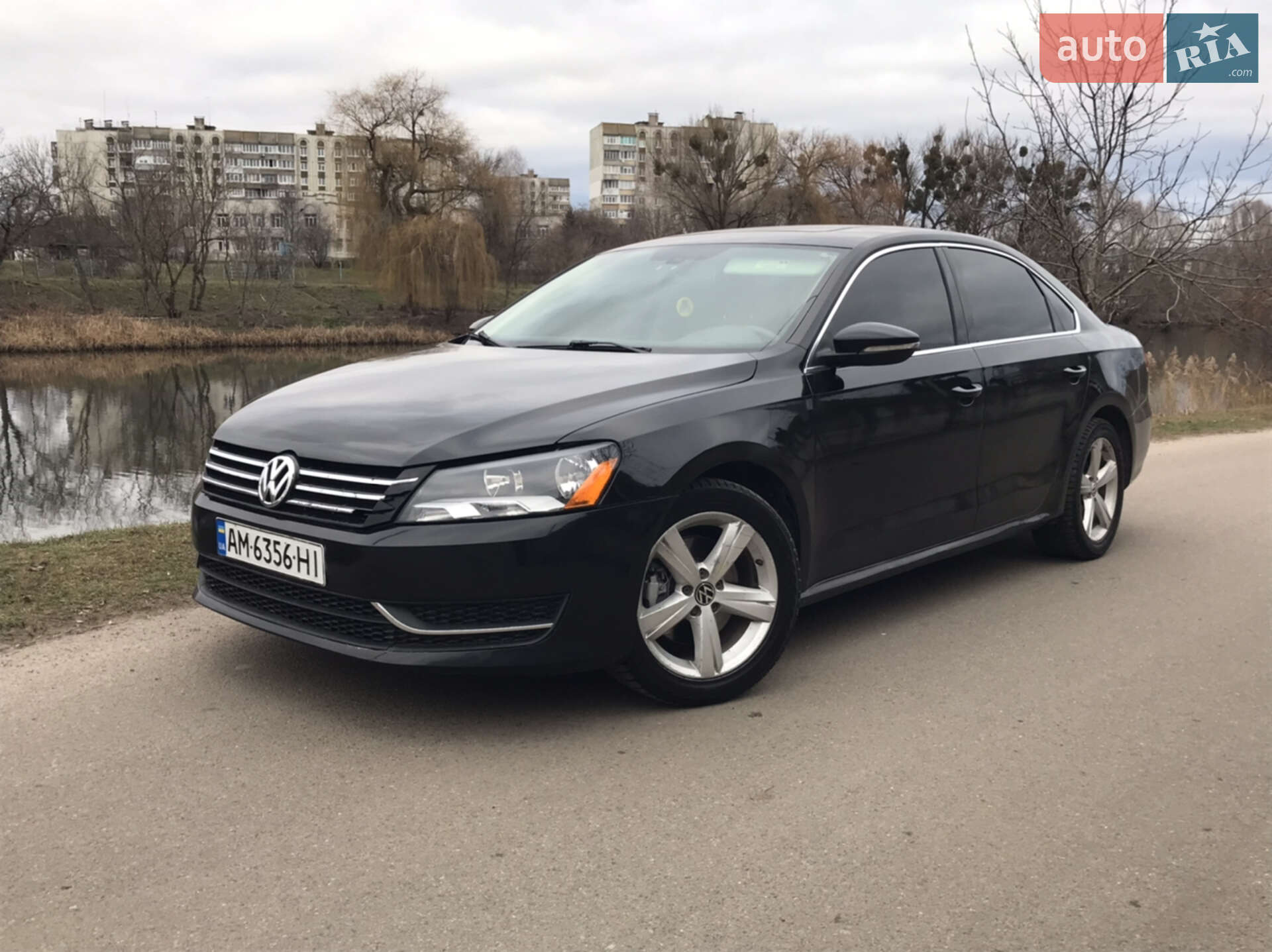 VOLKSWAGEN PASSAT 2011