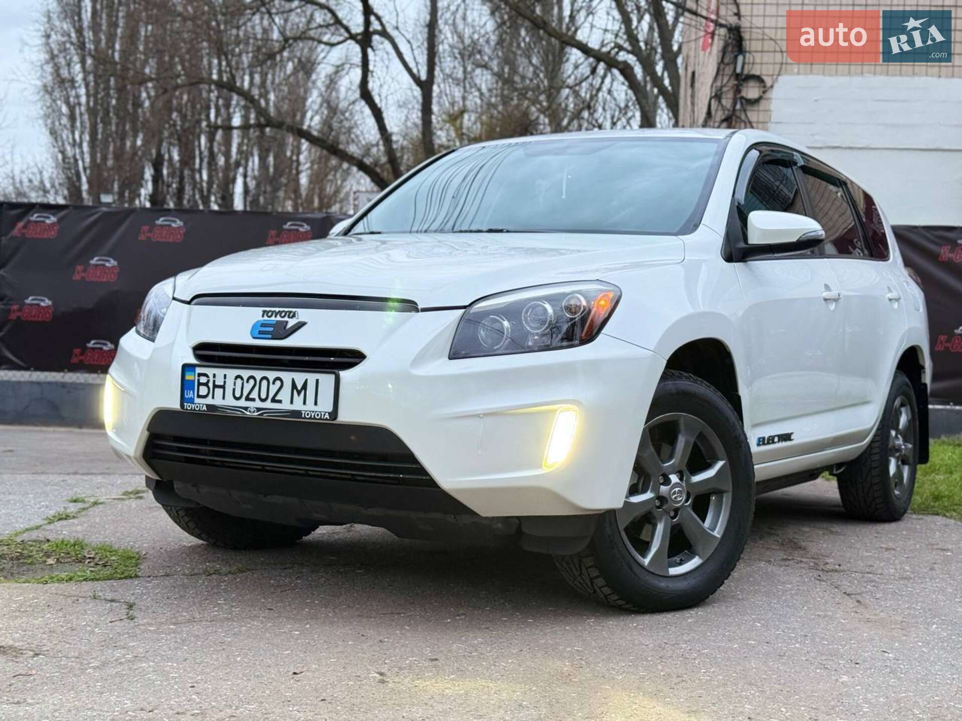 TOYOTA RAV4 EV 2014