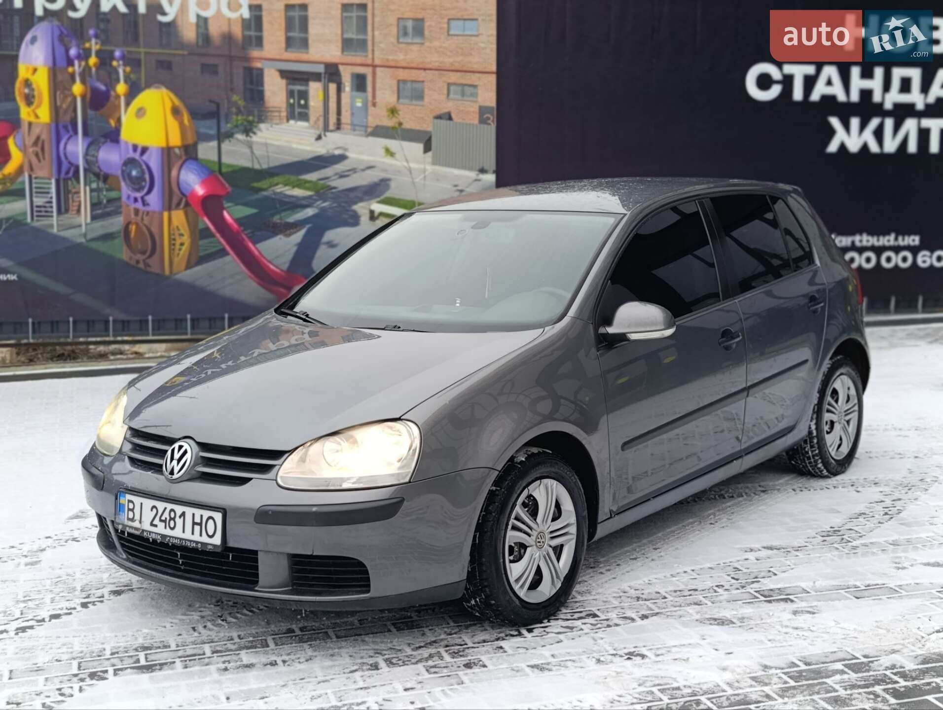 VOLKSWAGEN GOLF 2004