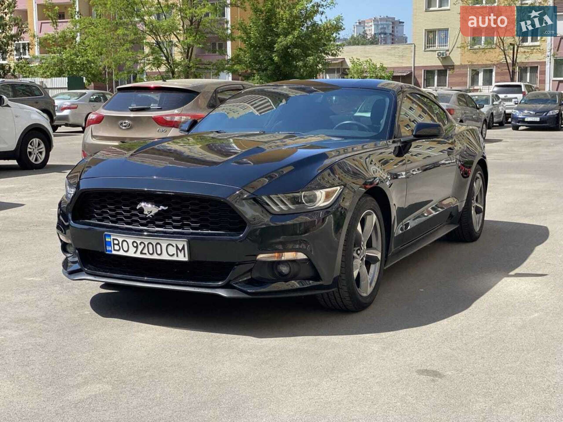 FORD MUSTANG