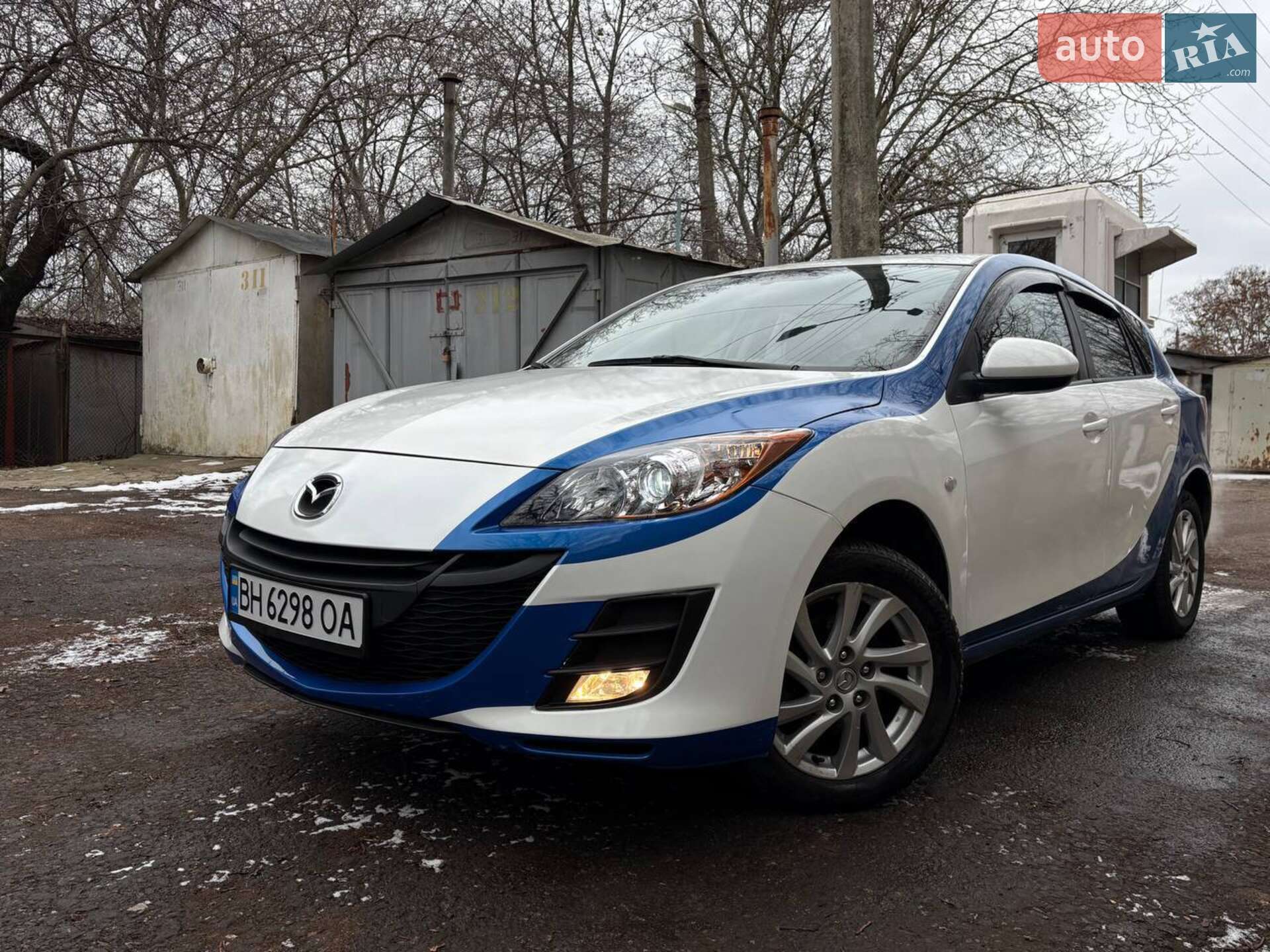 Головне фото звіту автомобіля MAZDA 3 2011