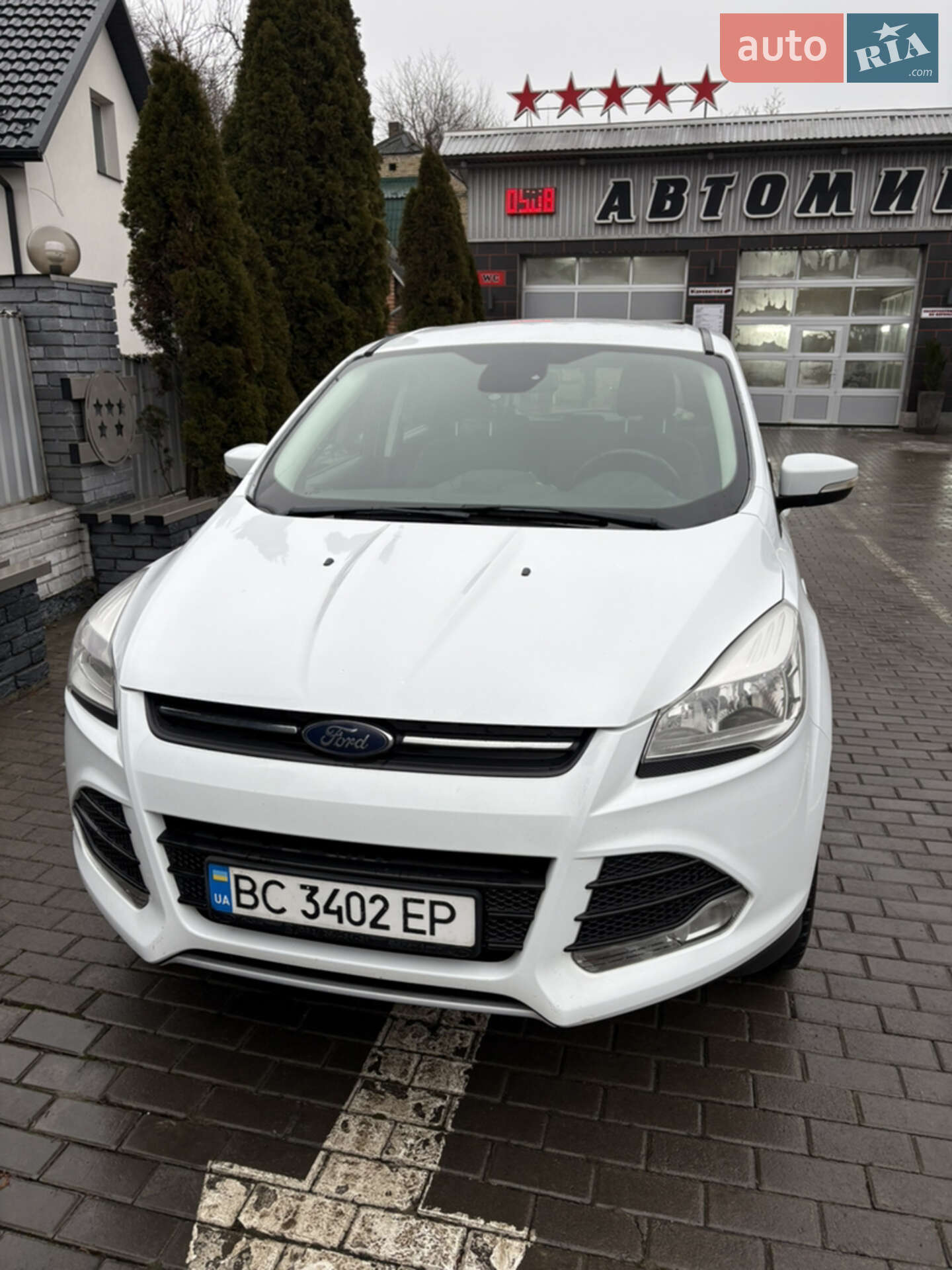 Головне фото звіту автомобіля FORD KUGA 2016