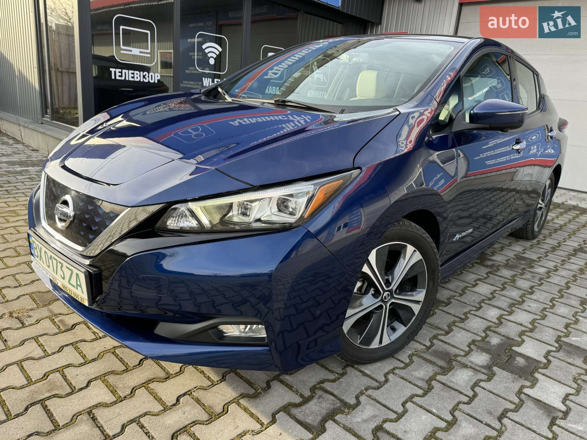 NISSAN LEAF 2019