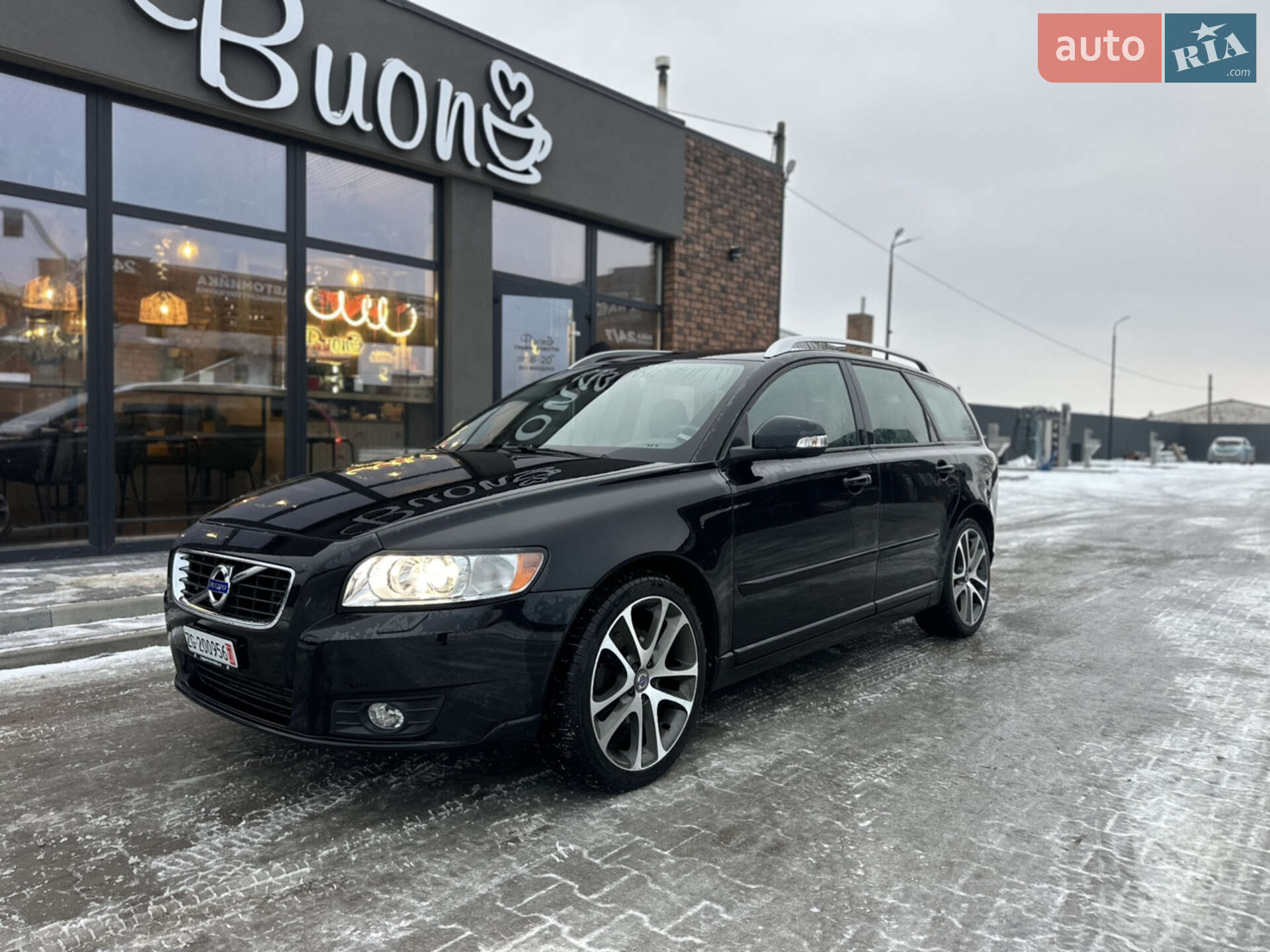 Головне фото звіту автомобіля VOLVO V50 2011