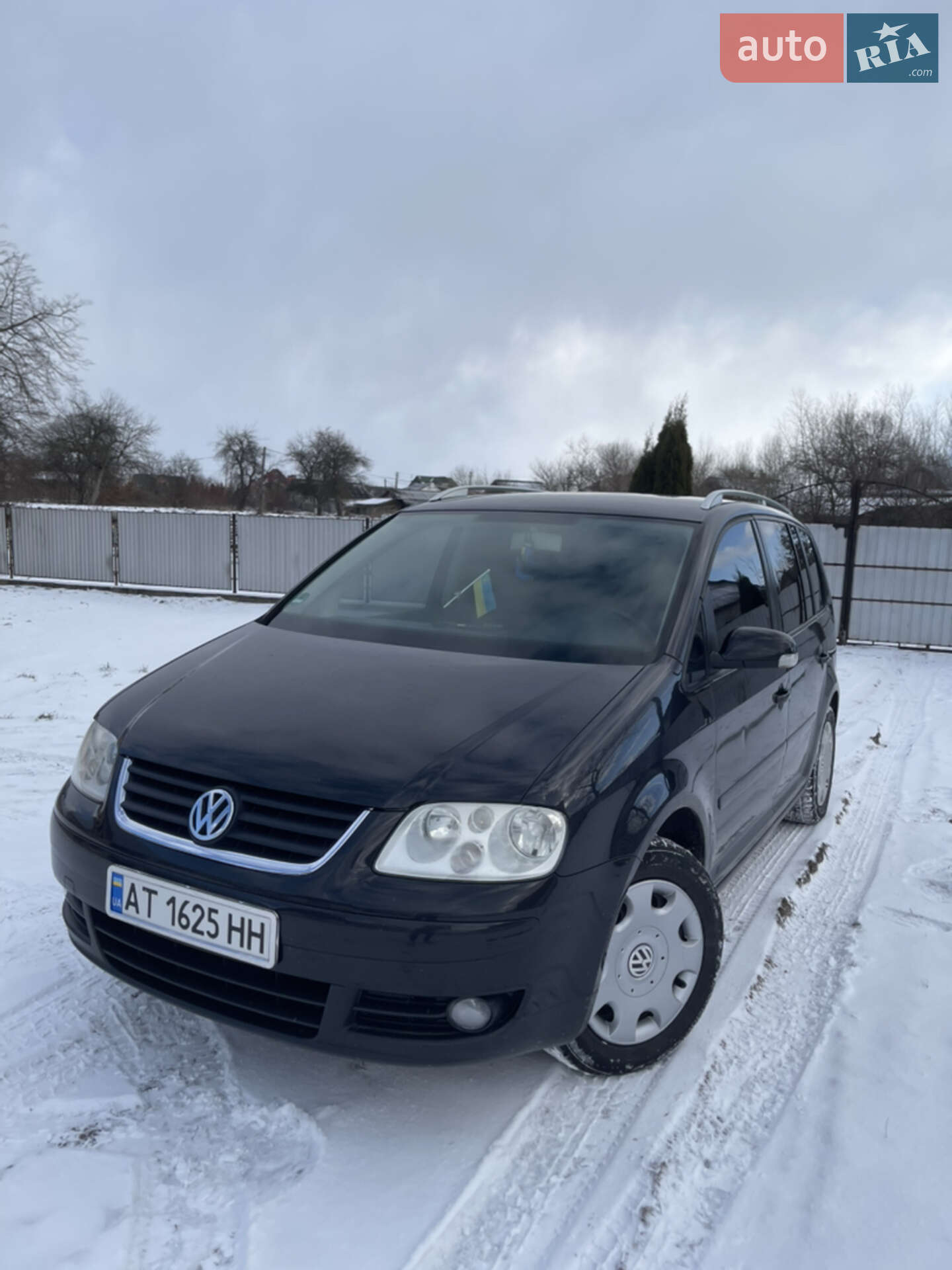 VOLKSWAGEN TOURAN 2004