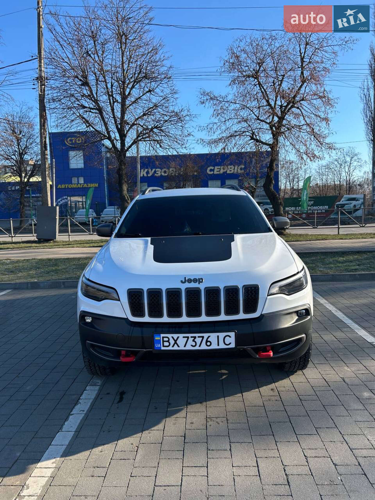 Головне фото звіту автомобіля JEEP CHEROKEE 2020
