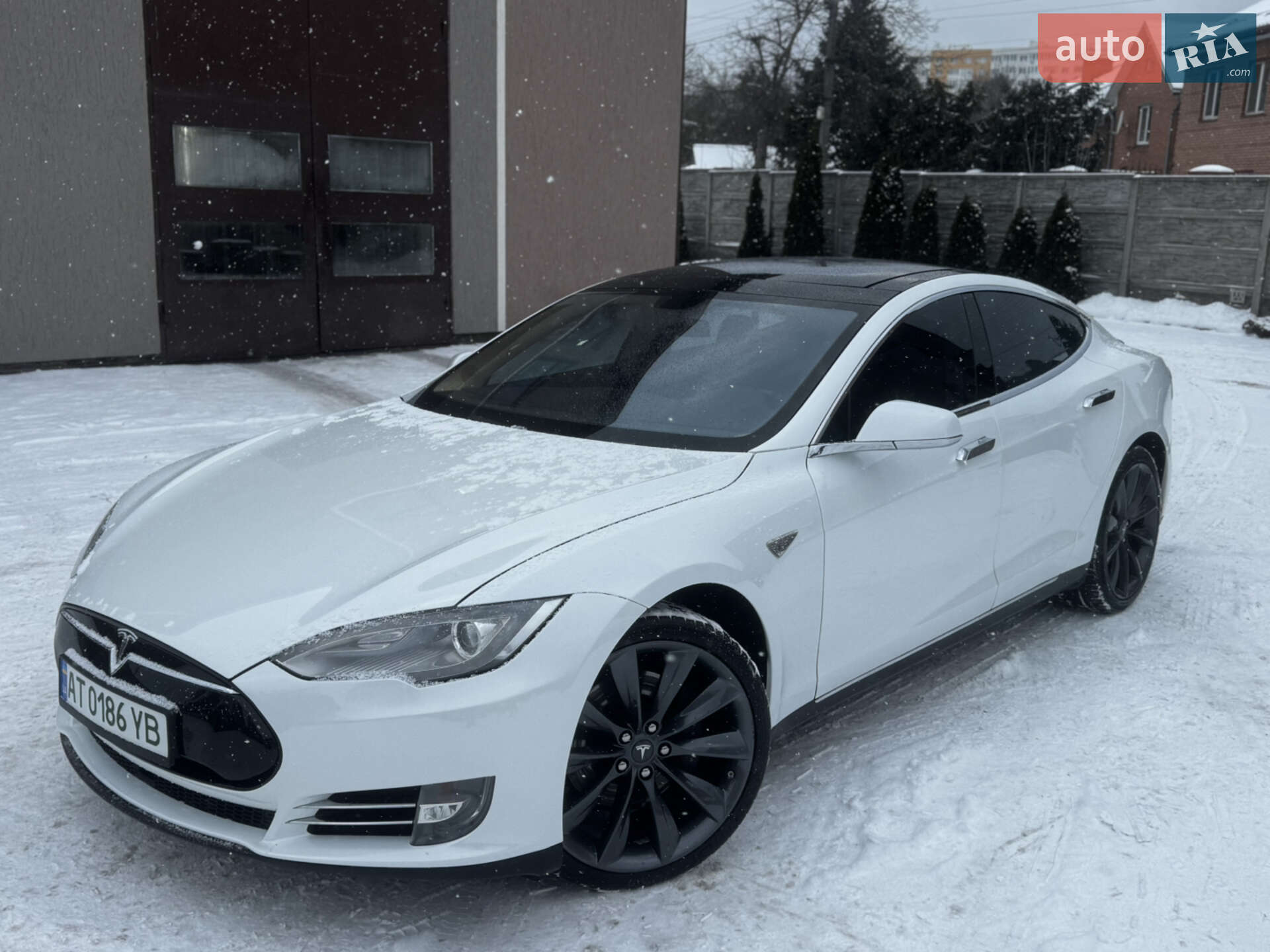 Головне фото звіту автомобіля TESLA MODEL S 2013