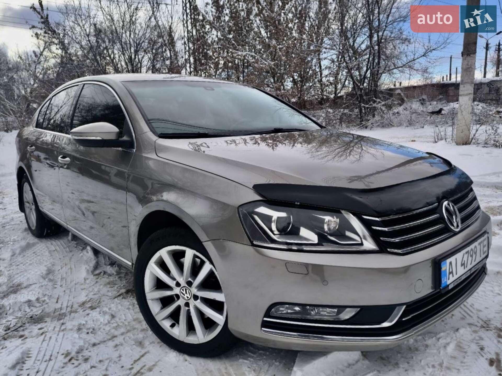 VOLKSWAGEN PASSAT 2012