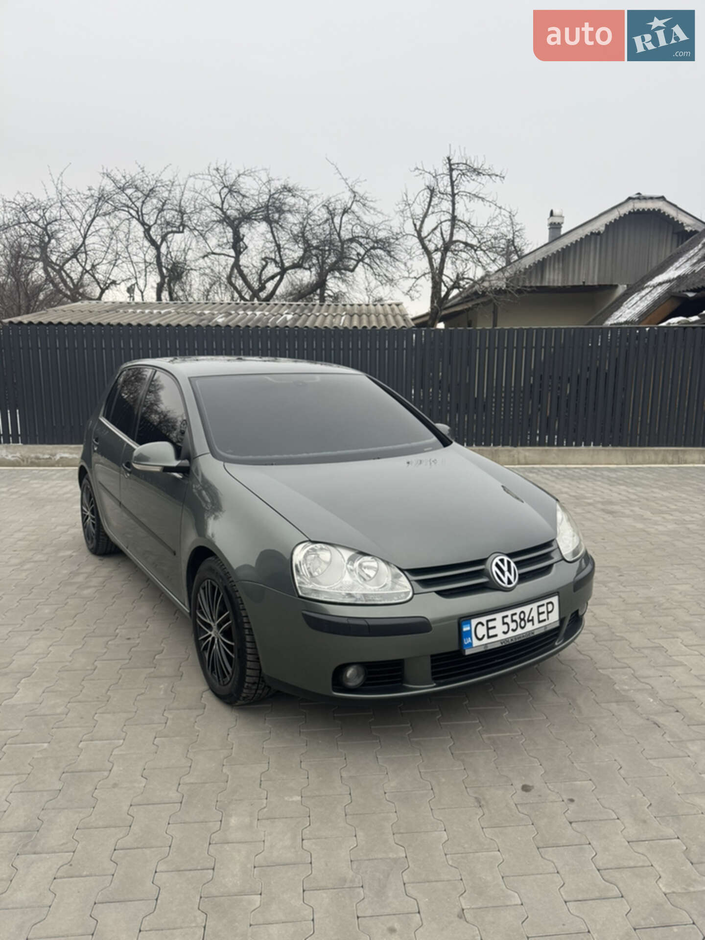 VOLKSWAGEN GOLF 2004