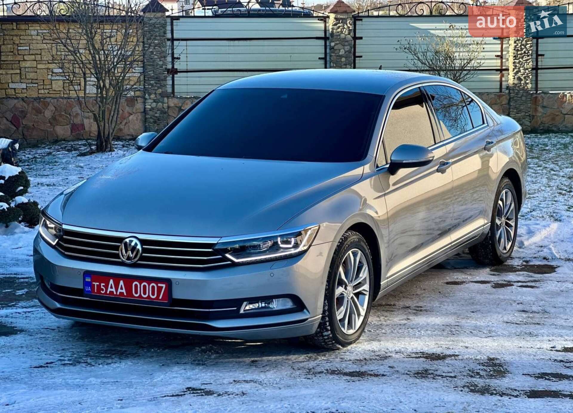 VOLKSWAGEN PASSAT 2016