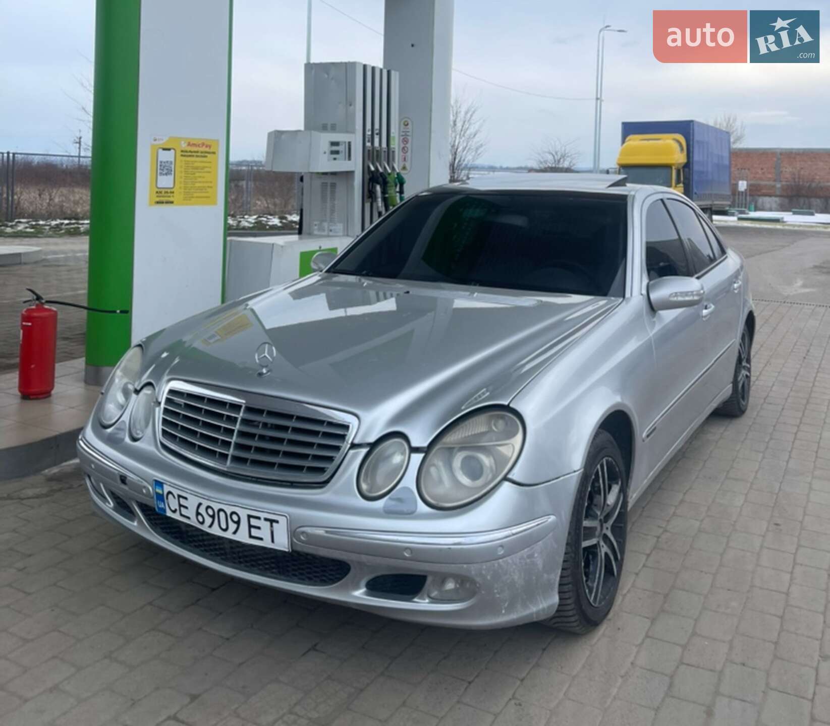 MERCEDES-BENZ E 240 2003