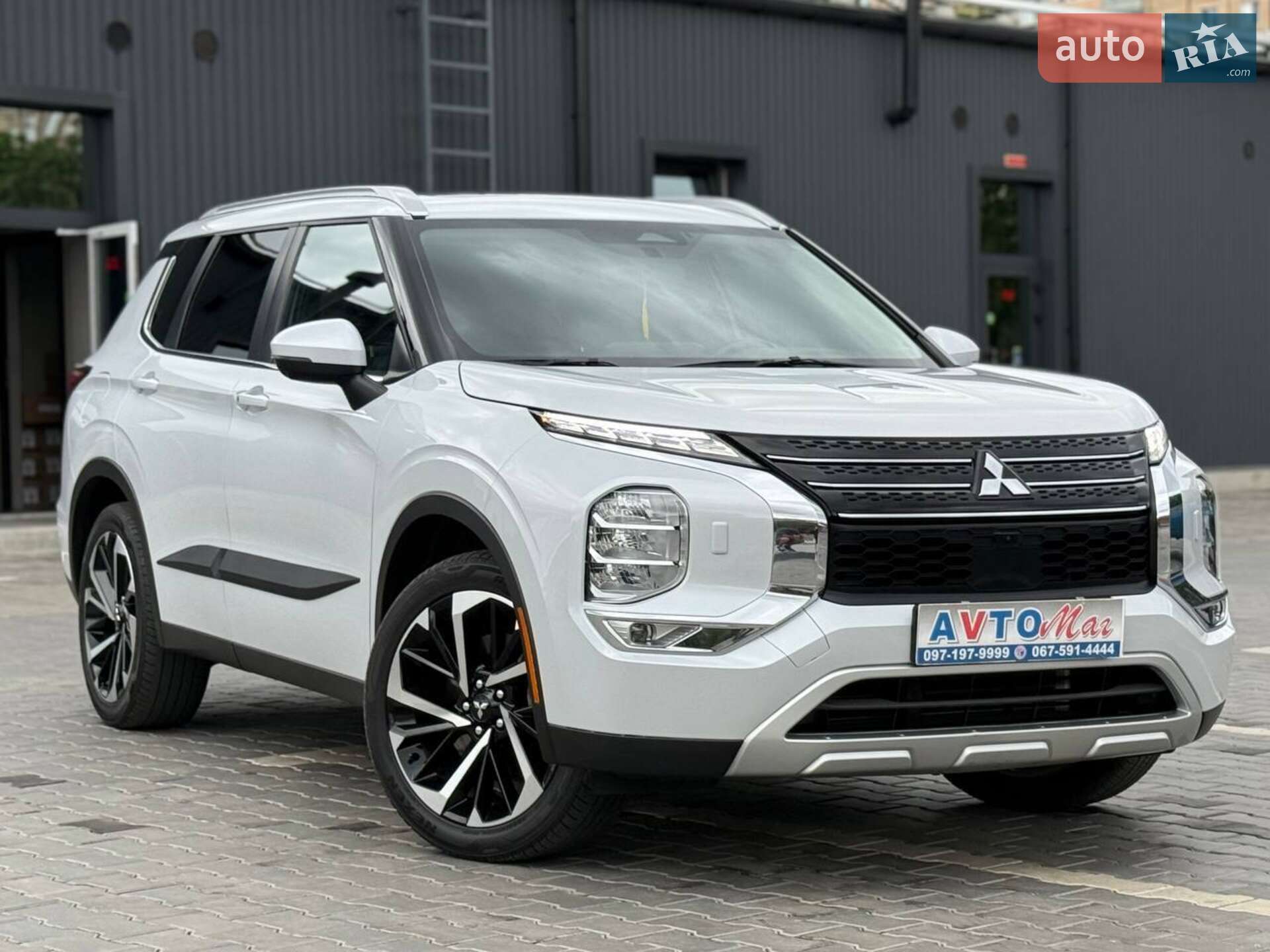 MITSUBISHI OUTLANDER 2022