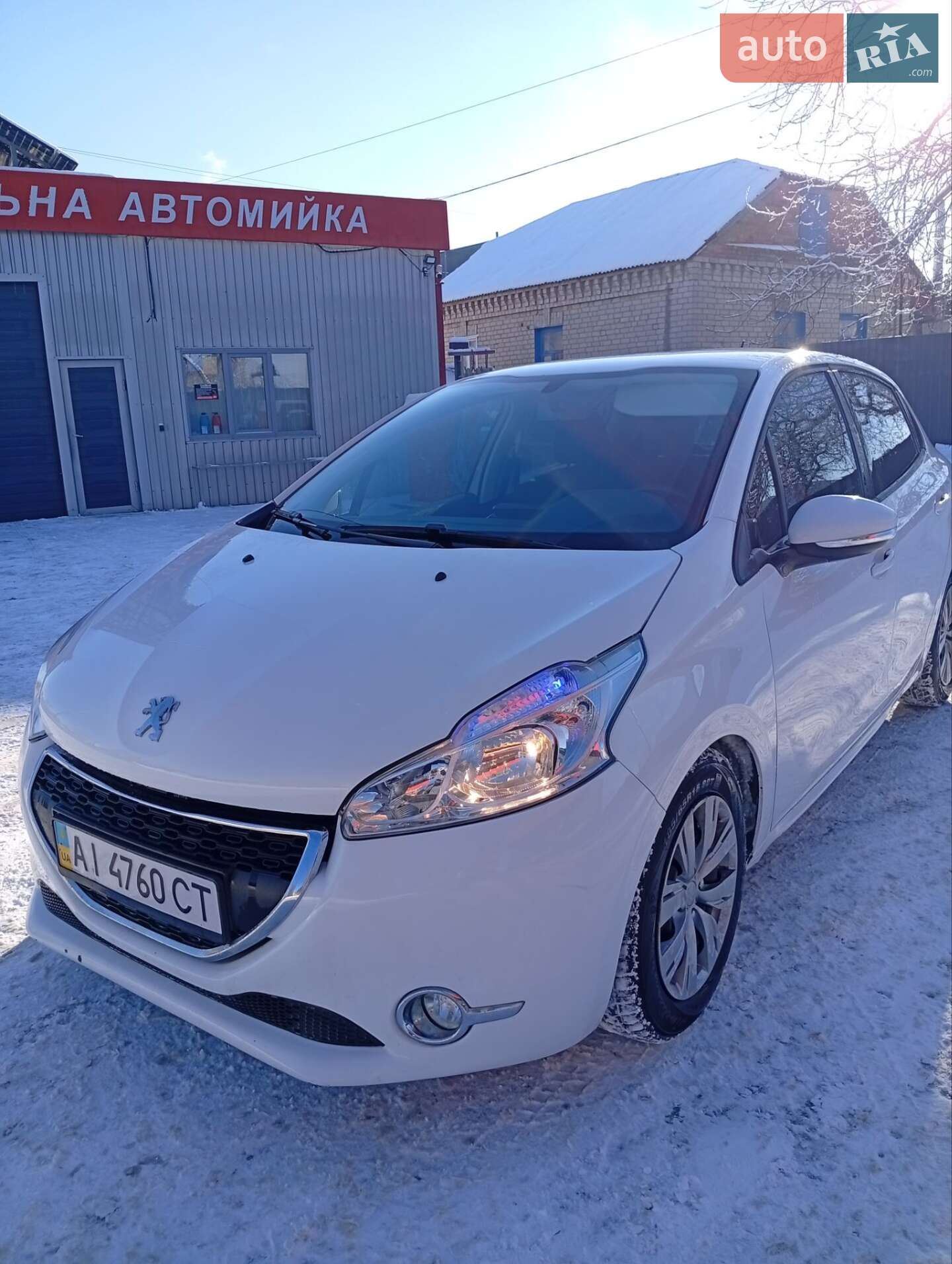 PEUGEOT 208 2013