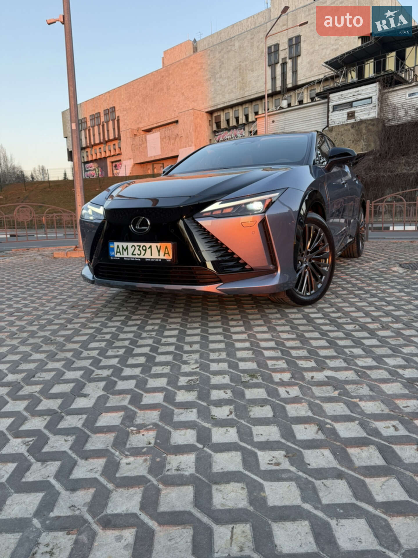 LEXUS RZ 450E 2023
