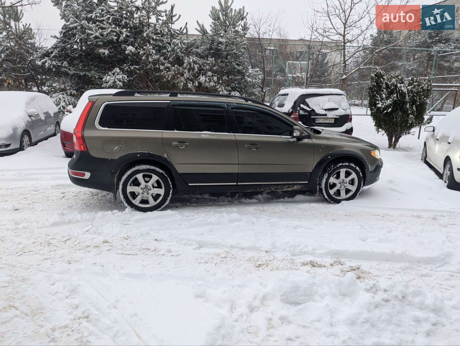 VOLVO XC70 2010