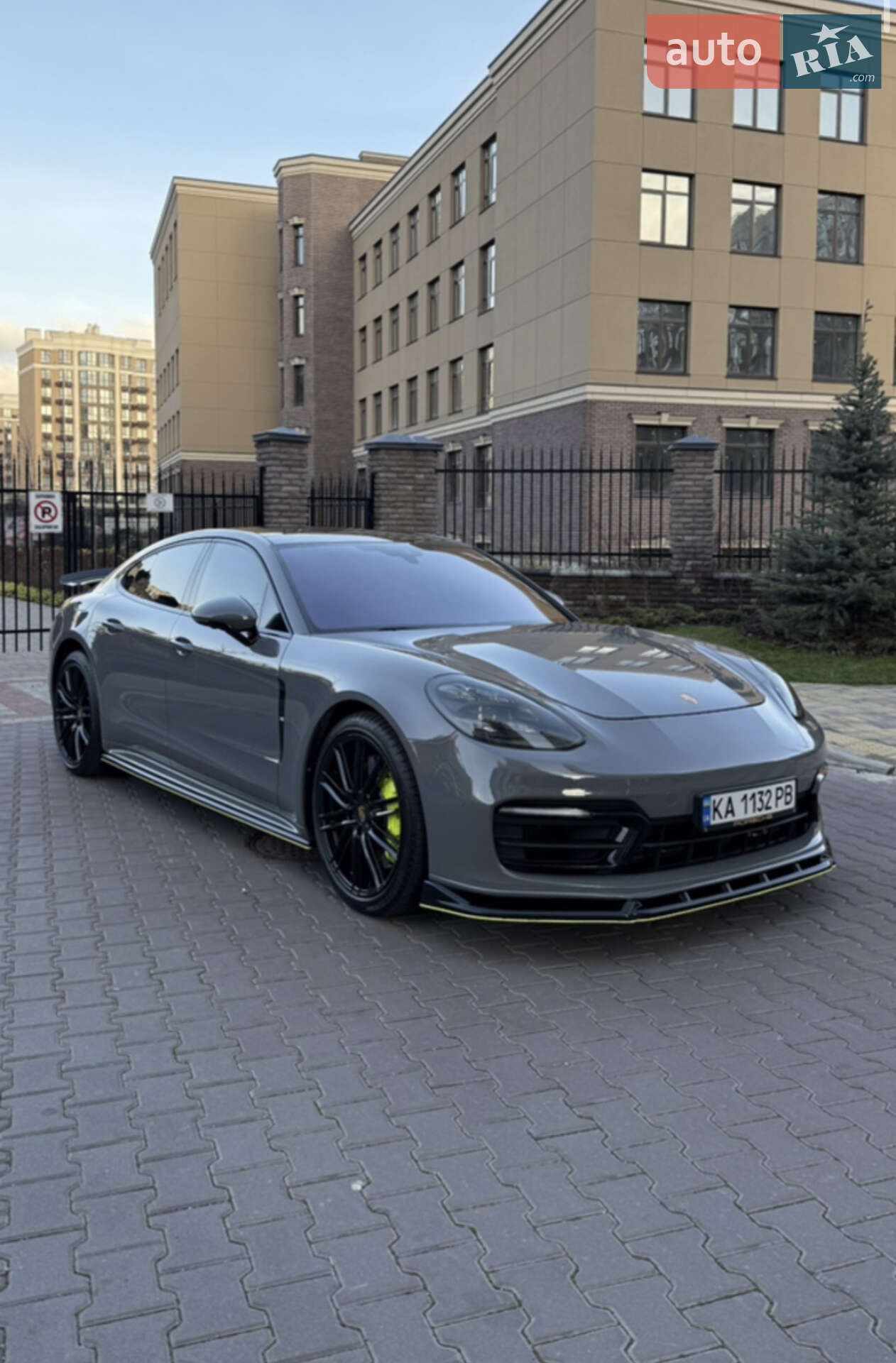 PORSCHE PANAMERA 2016