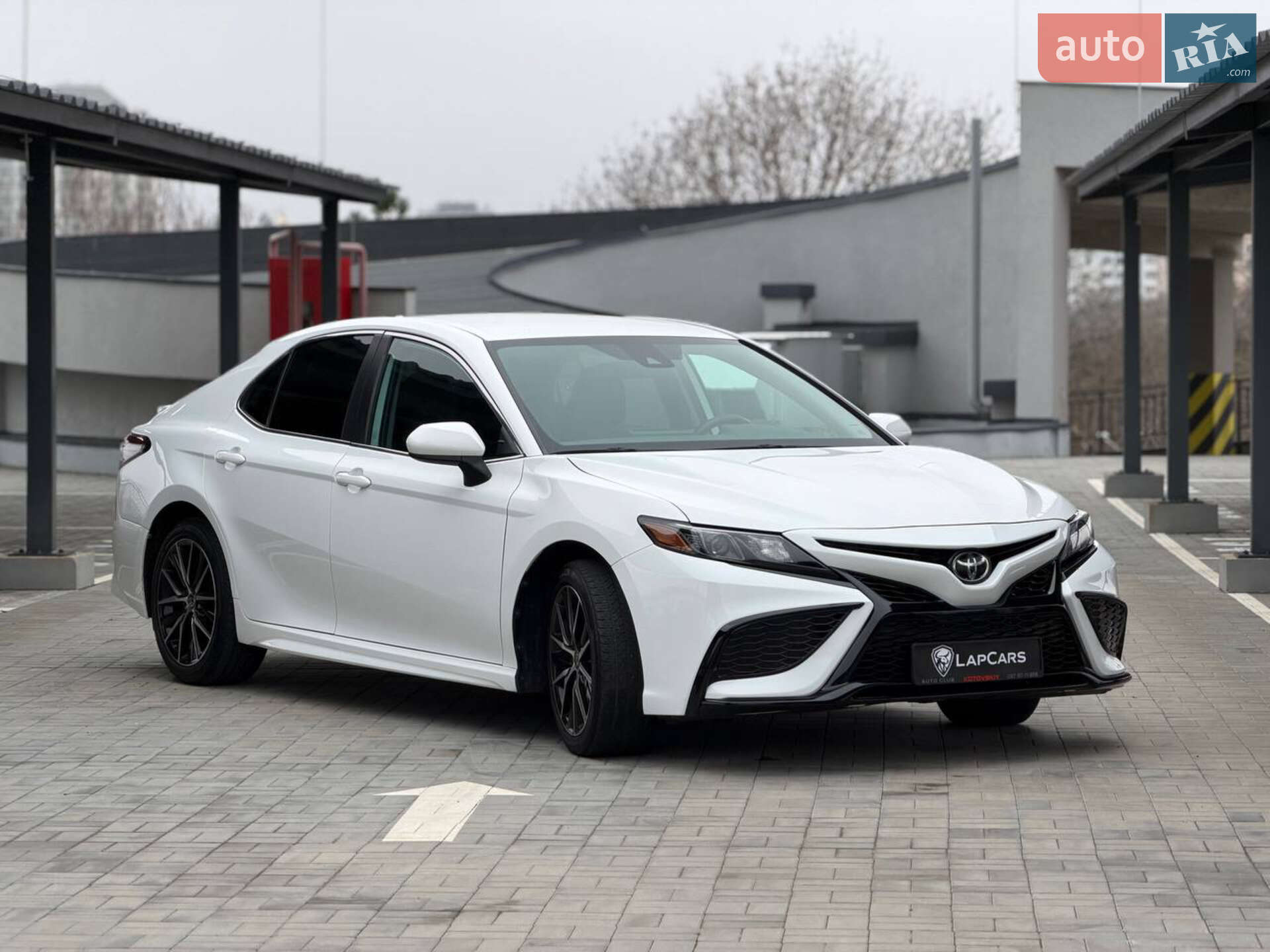TOYOTA CAMRY 2021