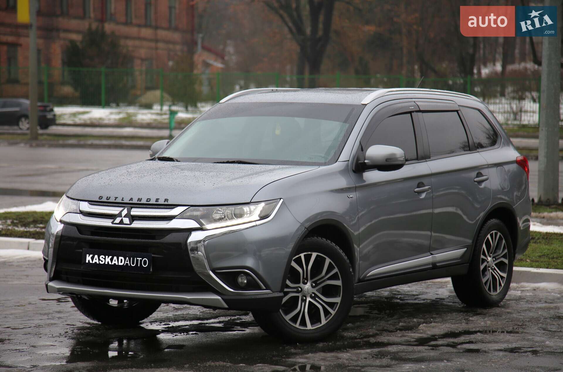 Головне фото звіту автомобіля MITSUBISHI OUTLANDER 2016