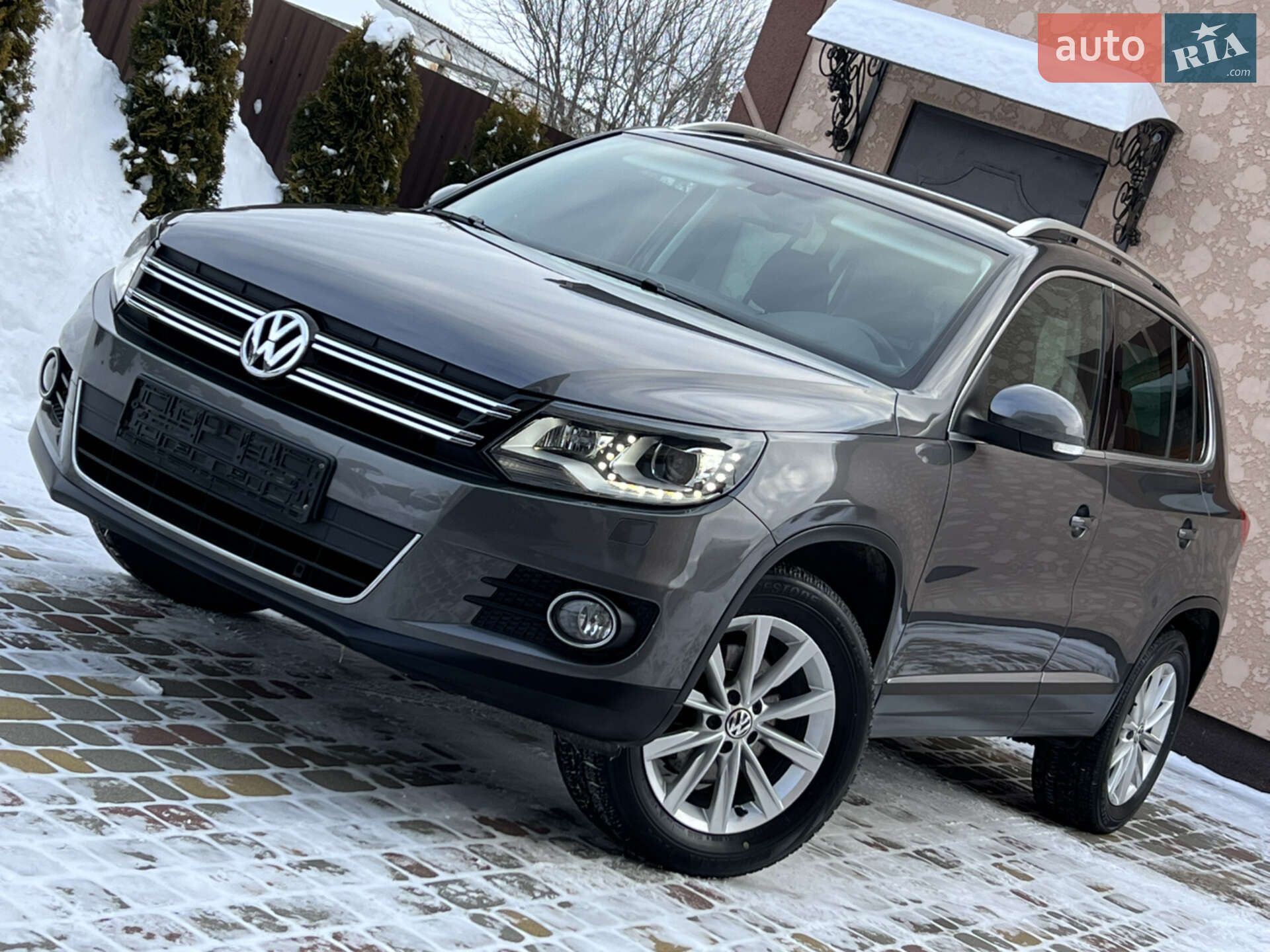 VOLKSWAGEN TIGUAN 2012