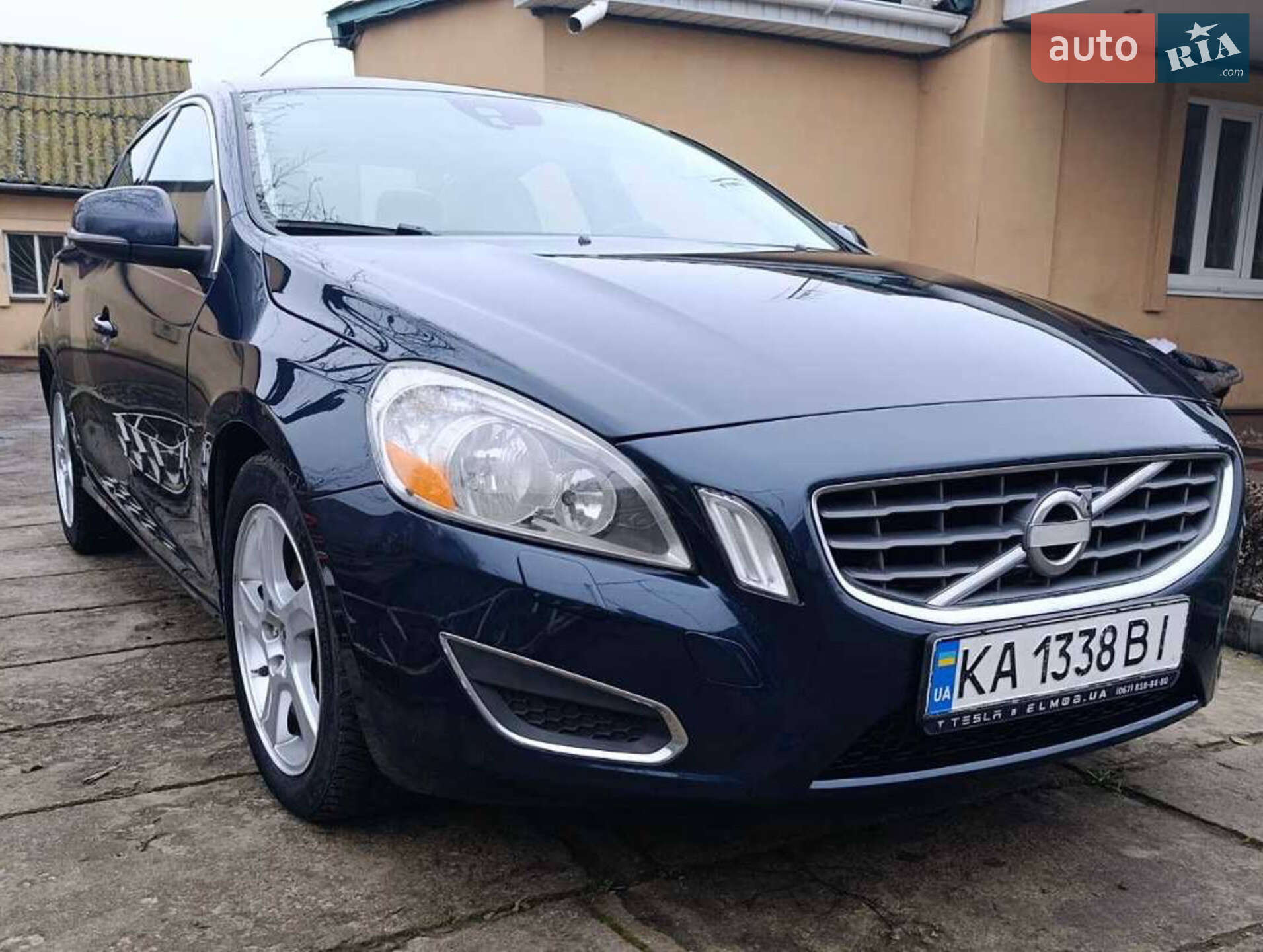VOLVO S60 2011