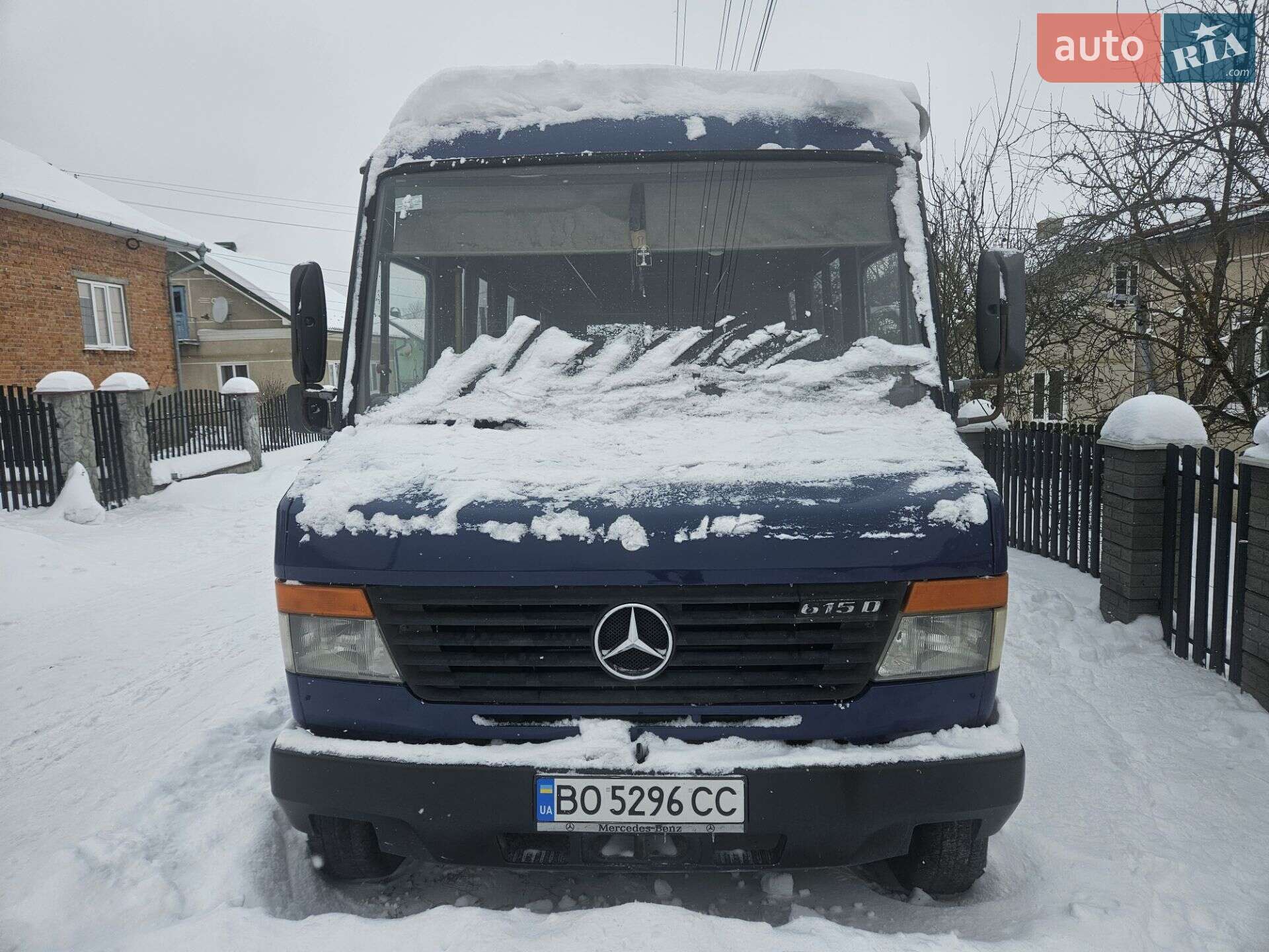 MERCEDES-BENZ 615 D 2001